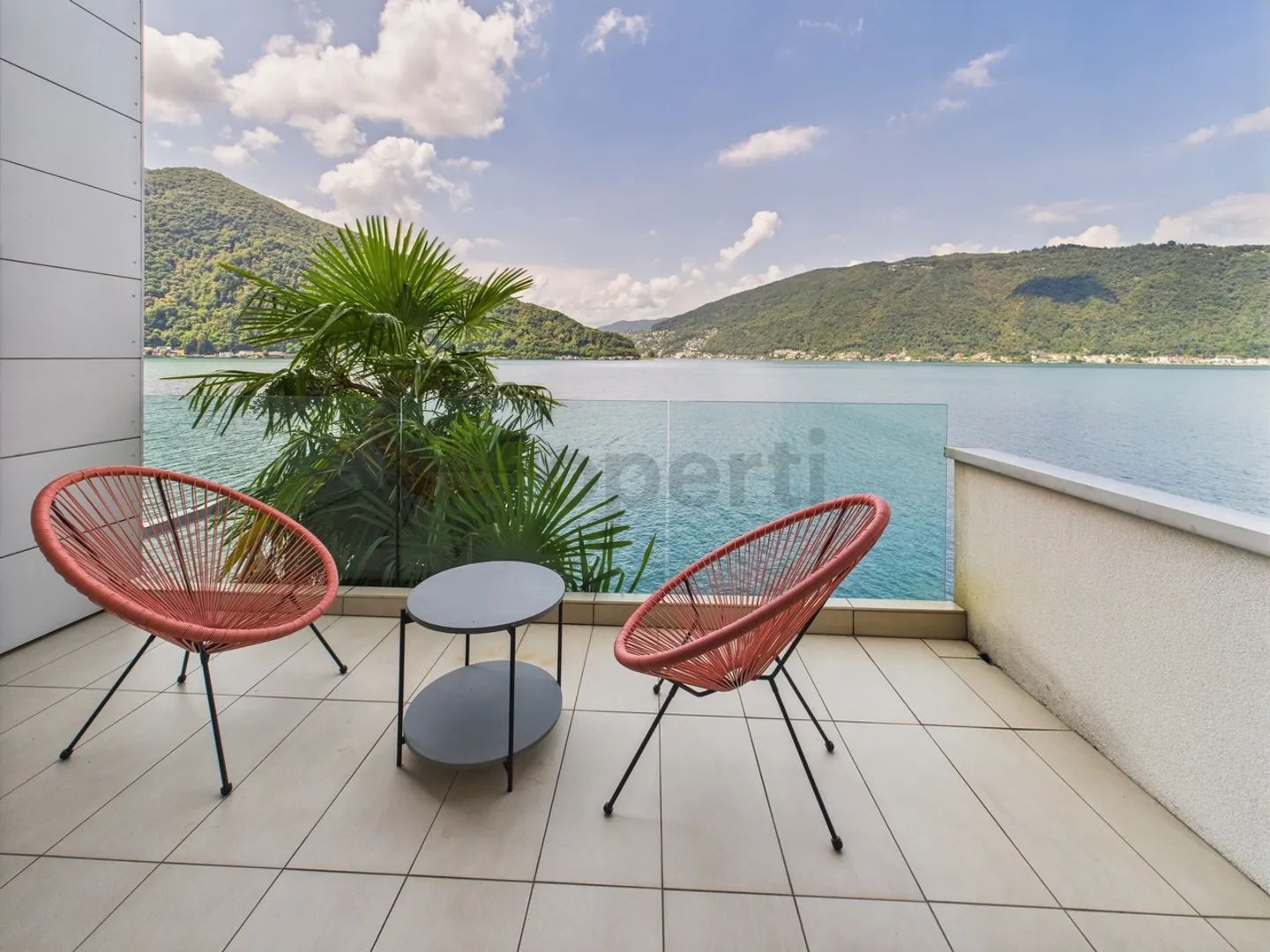 Elegantes Villenhaus in Bissone mit direktem Zugang zum Luganersee - Foto 12 von 13