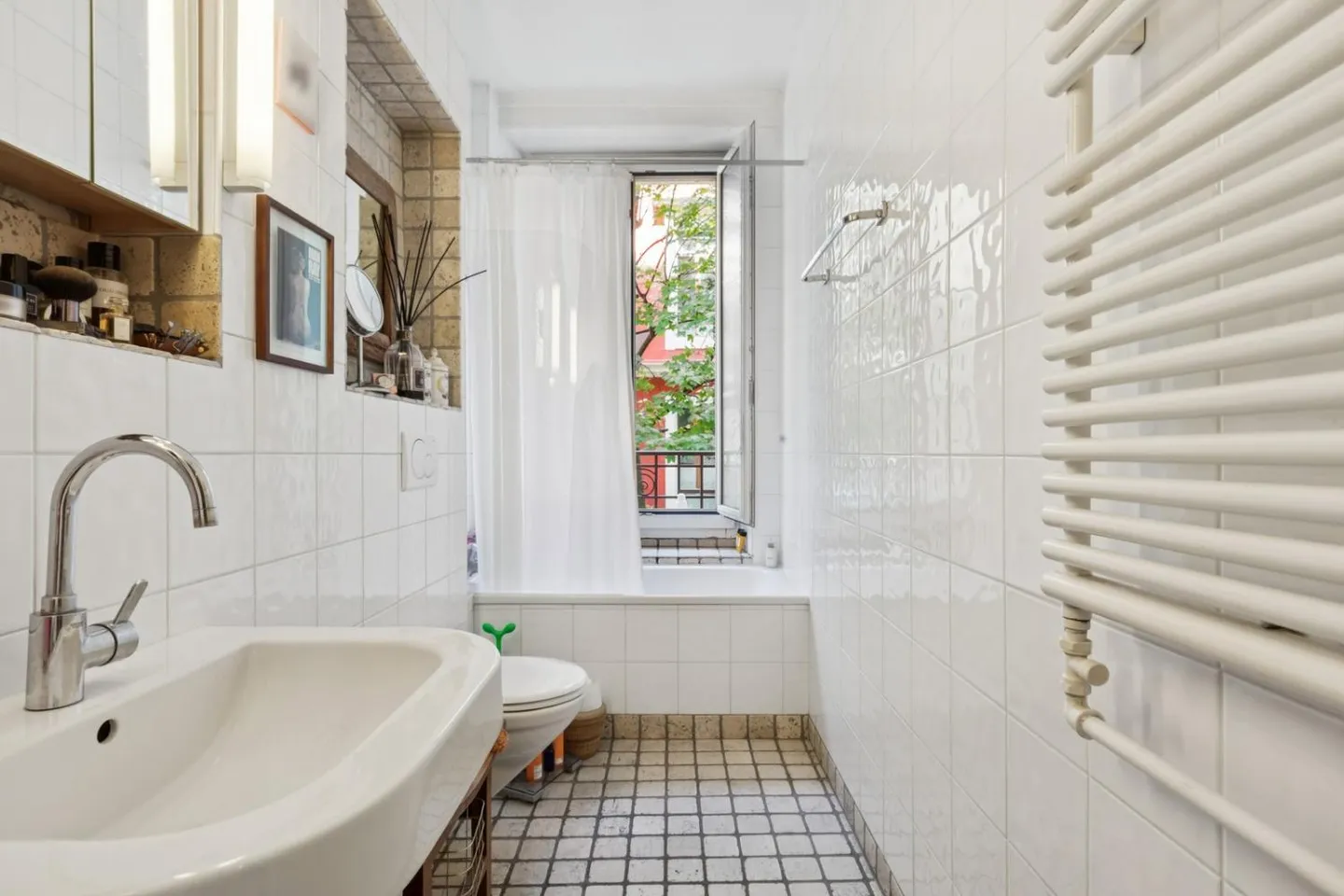 Charming Pied-à-Terre in the heart of Champel - Photo 5 of 9