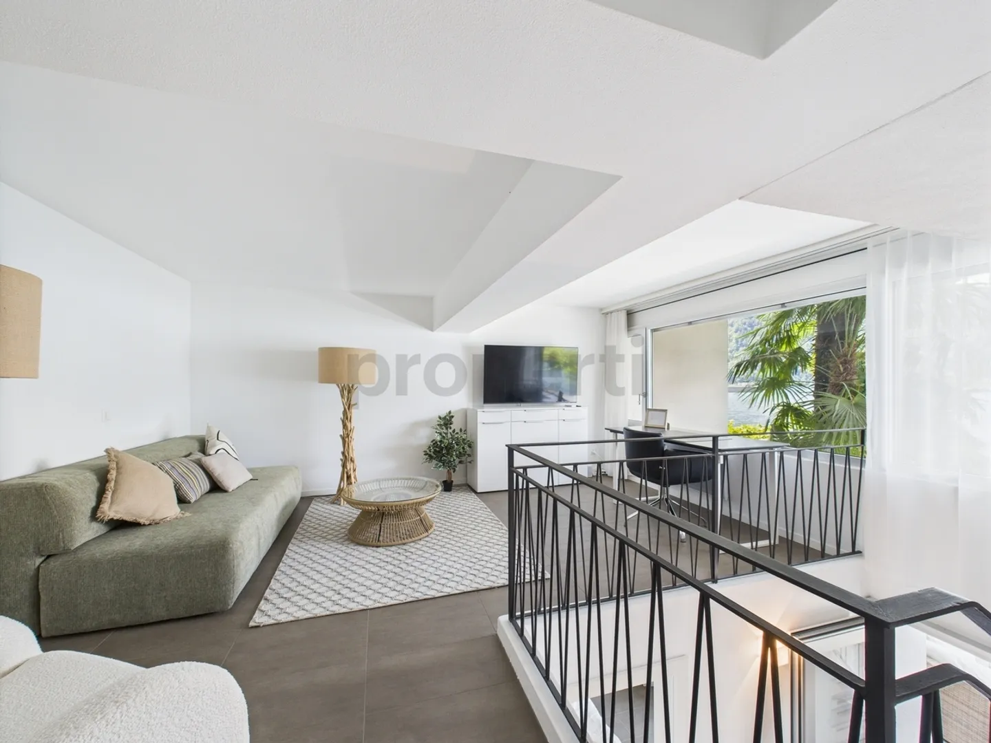 Elegantes Villenhaus in Bissone mit direktem Zugang zum Luganersee - Foto 7 von 13