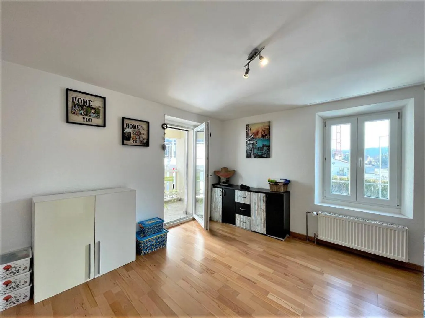 CENTRAL LIVING IN WYNENTAL | AFFORDABLE | SPACIOUS - Photo 7 of 9