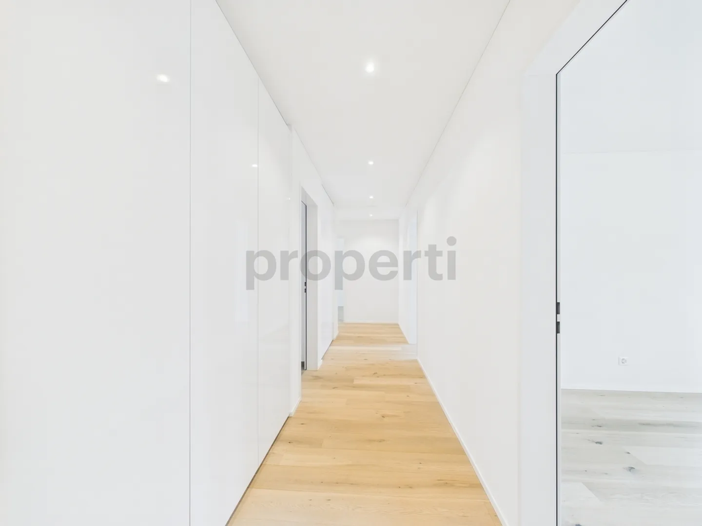 Available immediately | First occupancy 4½-room new apartment directly at the train station - Photo 7 of 13