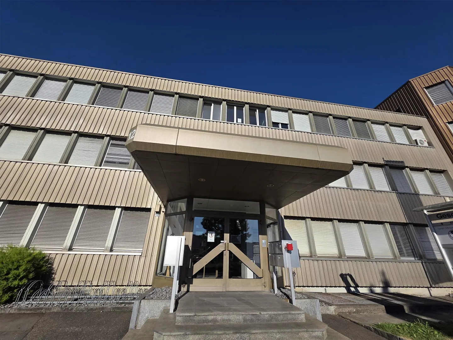 Il tuo nuovo spazio per affari, club o progetto - Foto 1 di 6
