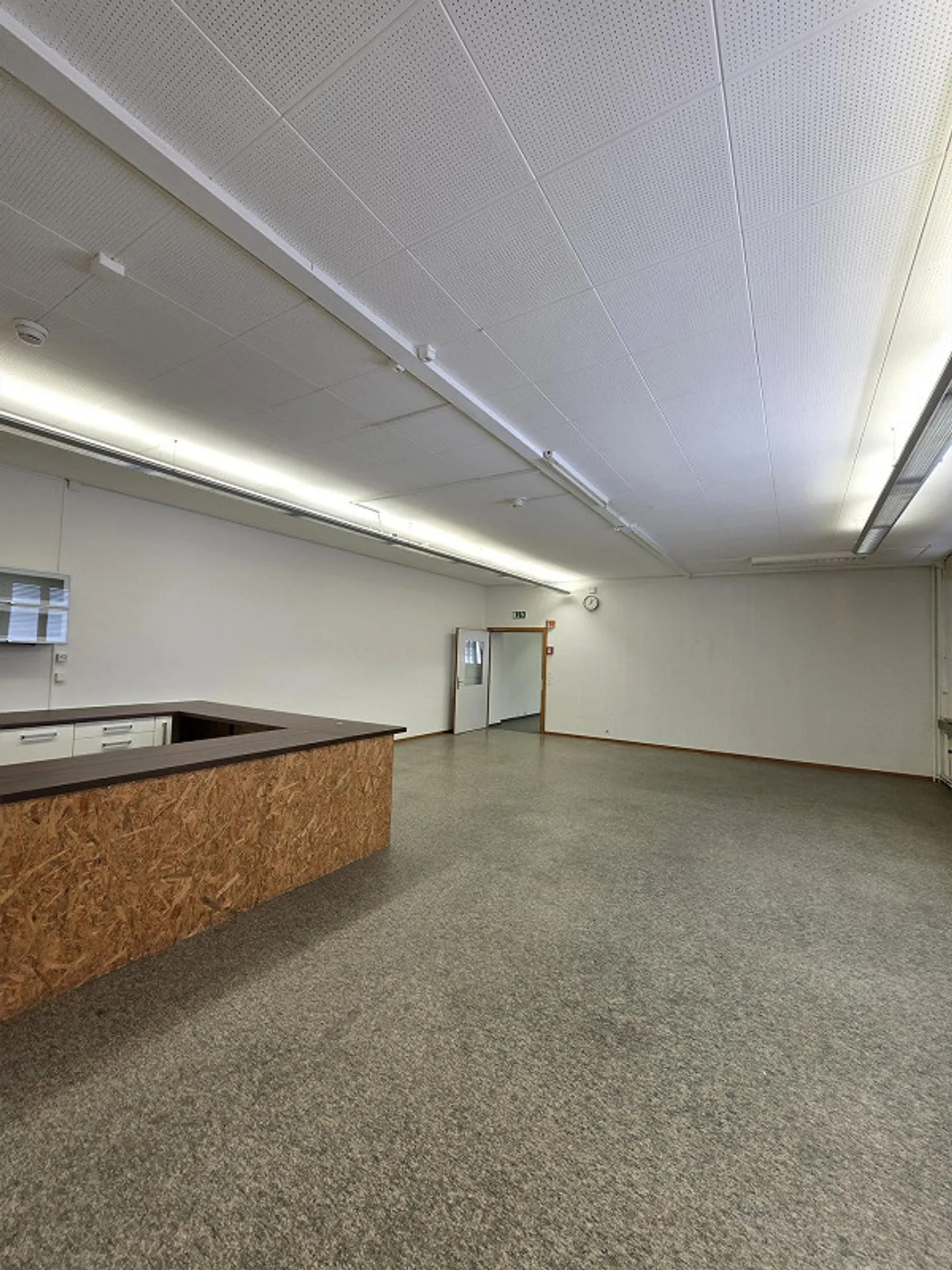 Il tuo nuovo spazio per affari, club o progetto - Foto 4 di 6