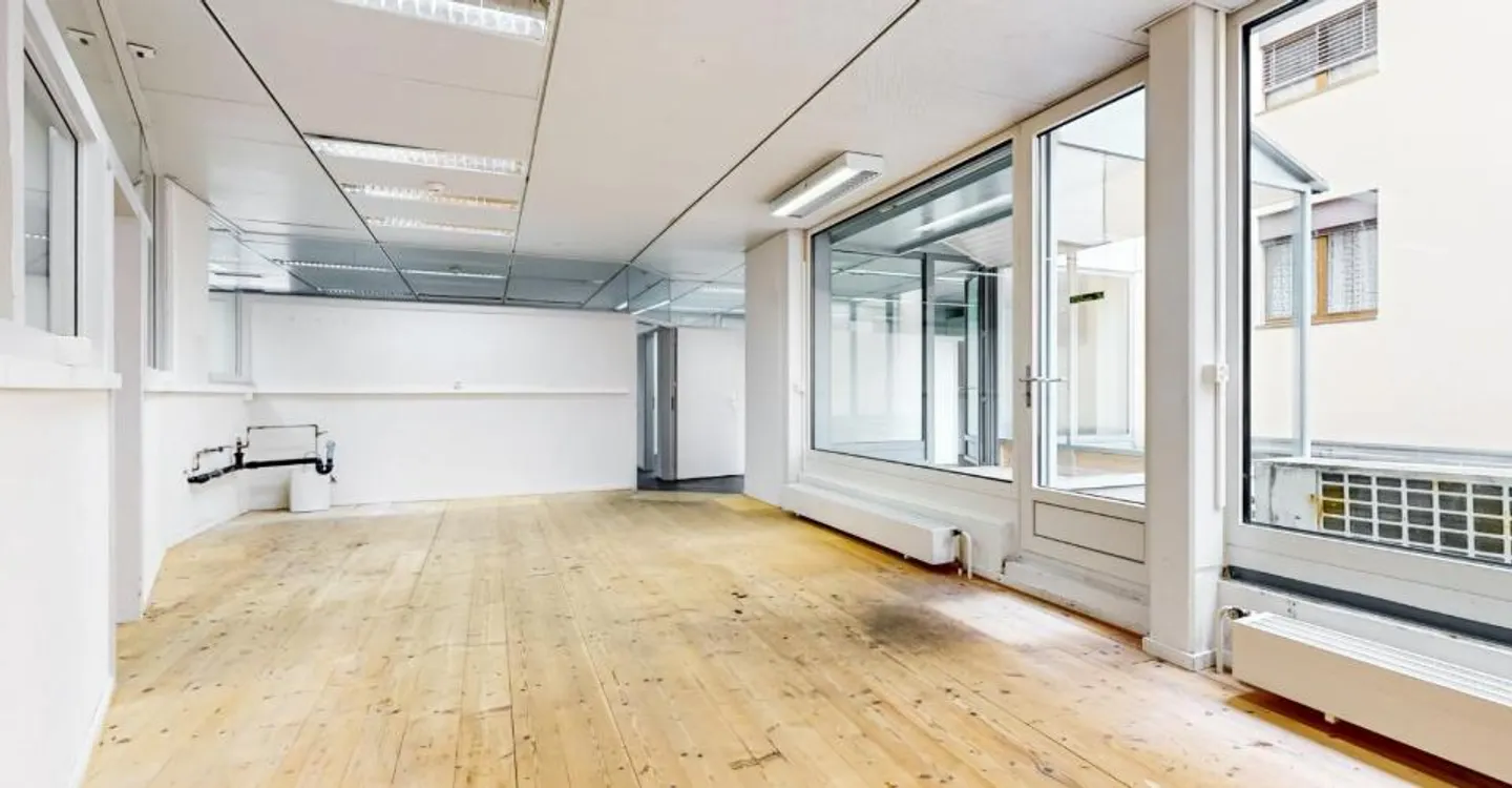 Gewerbefläche im Erdgeschoss eines Verwaltungsgebäudes - Foto 5 von 7