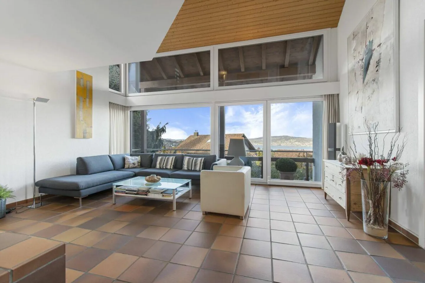 Ihr neues Zuhause auf Zeit - freistehendes Einfamilienhaus an Top-Lage mit Teilseeblick - Foto 1 von 12