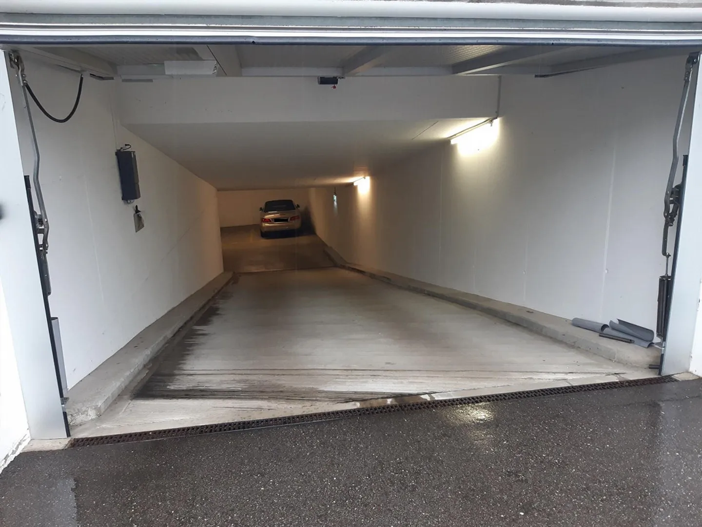 Parking space for rent - Photo 3 of 4