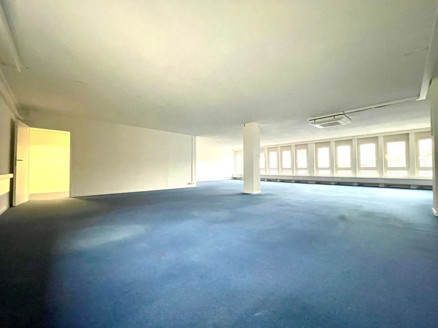 «Office» - Photo 1 sur 7