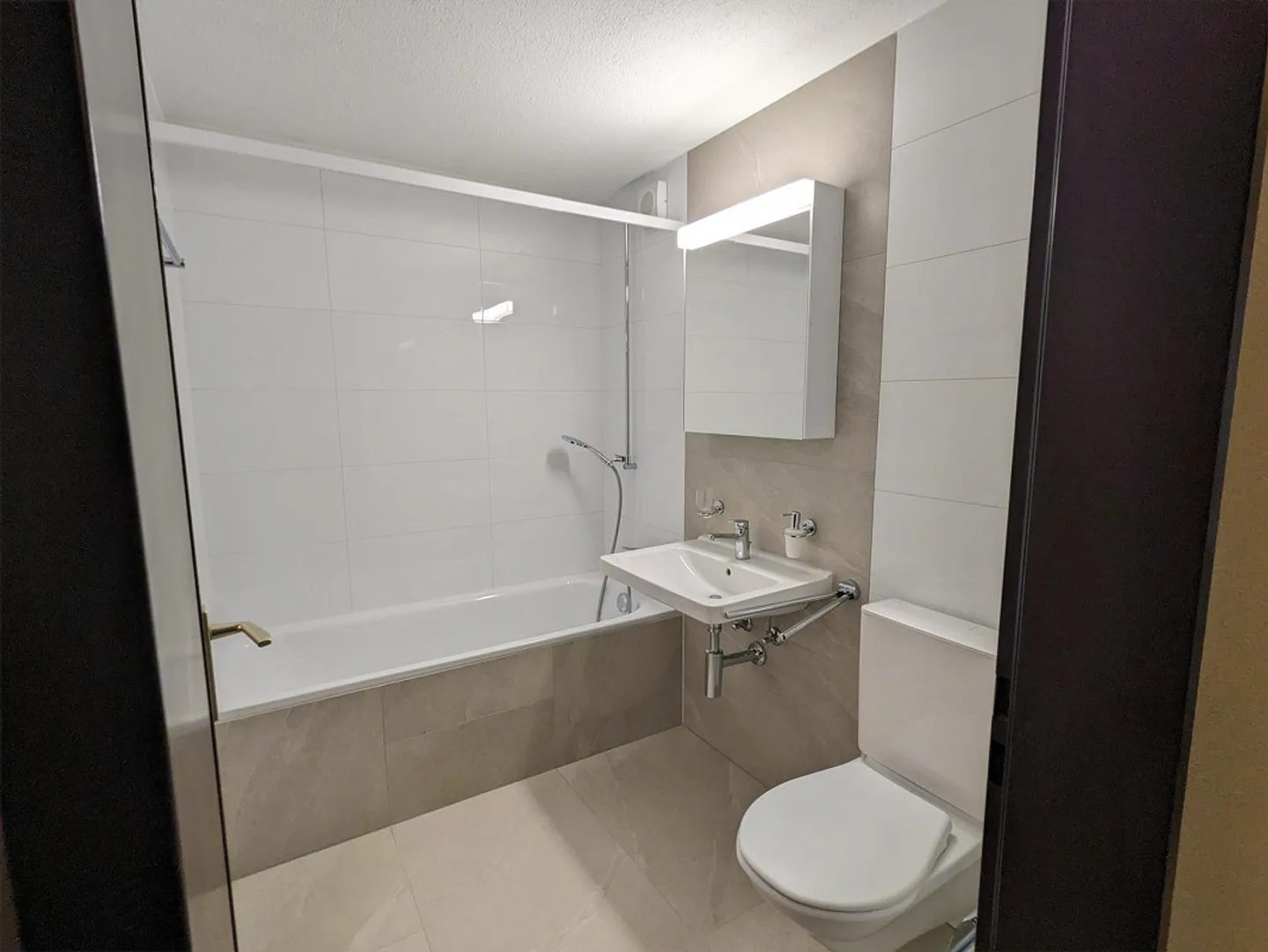 Bright Living with a View of the Green - Photo 8 of 14