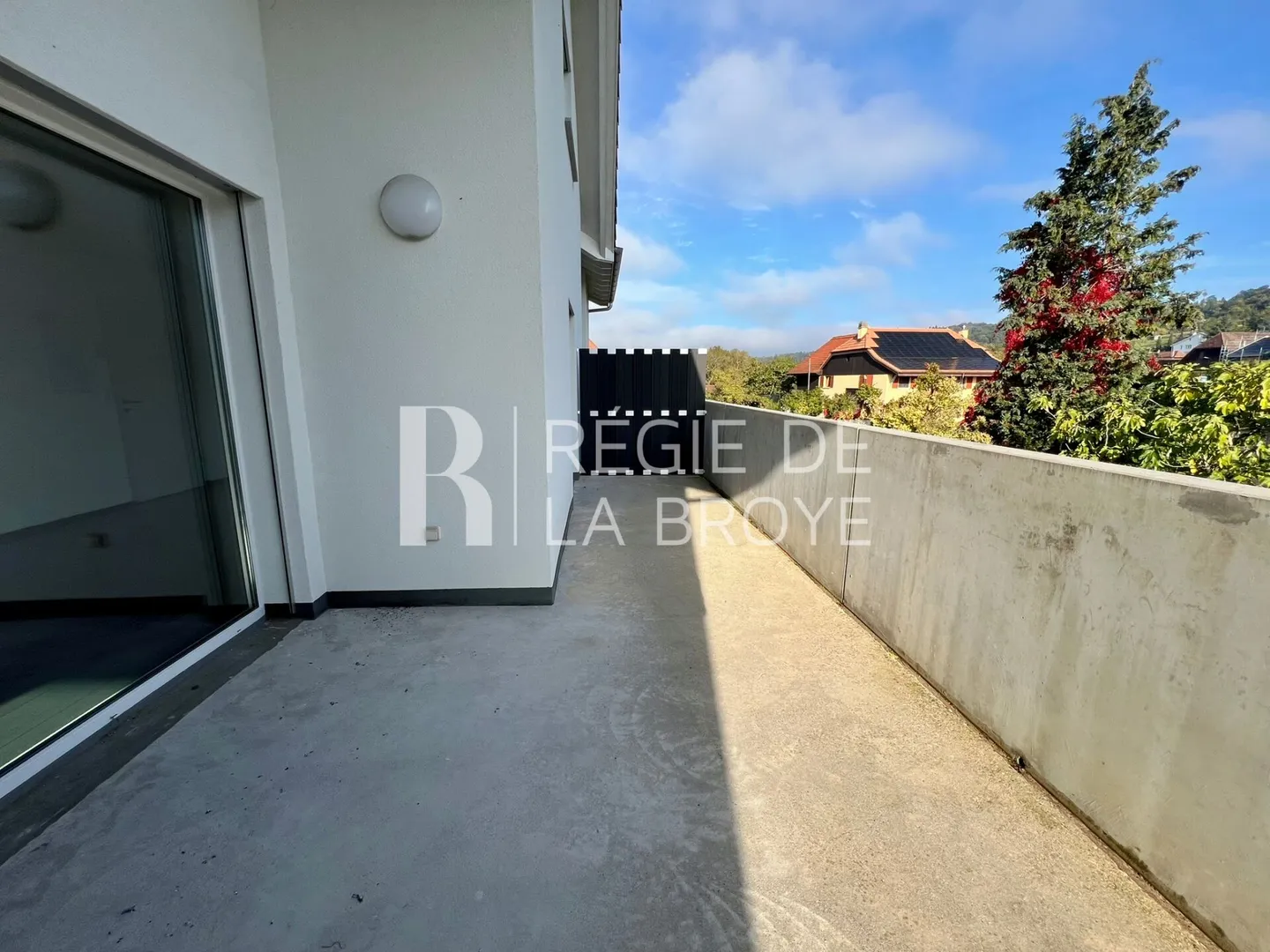 4.5-room apartment with large balcony in Chabrey - Photo 2 of 17