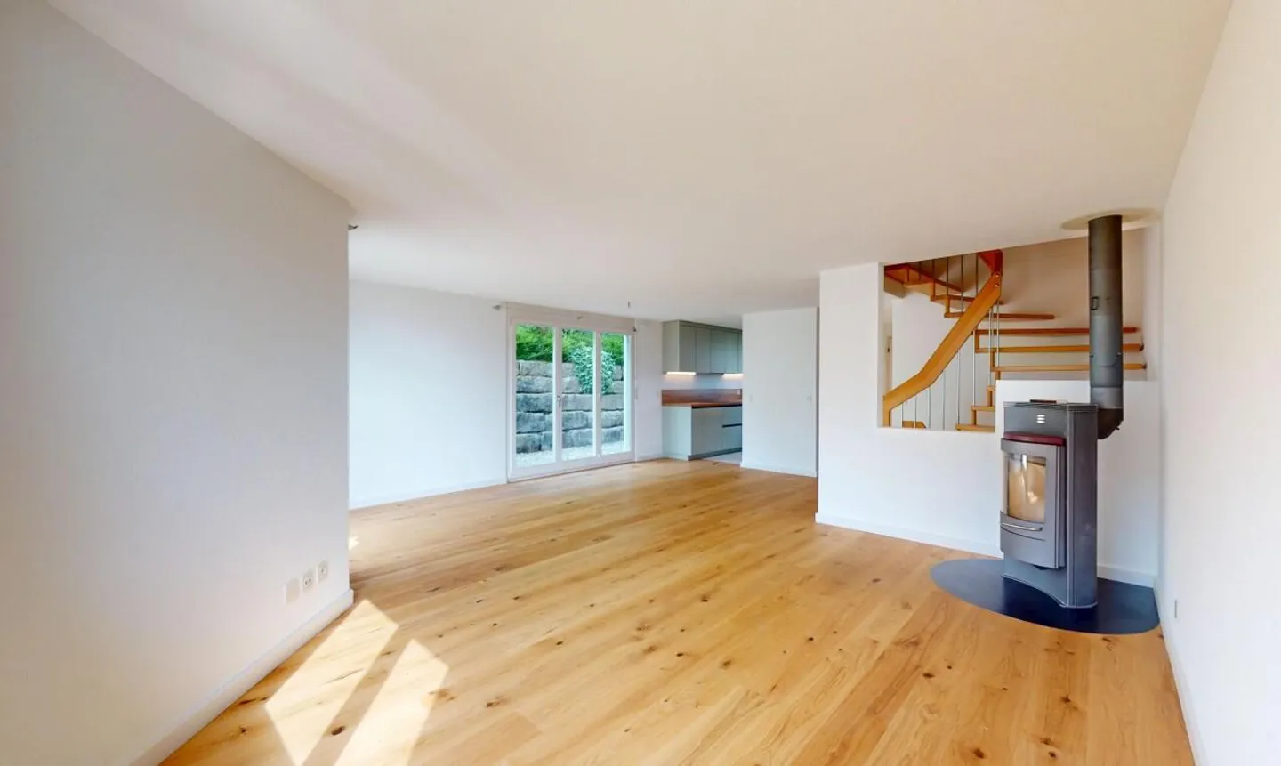Maison de coin attrayante de 6,5 pièces - Photo 5 sur 11