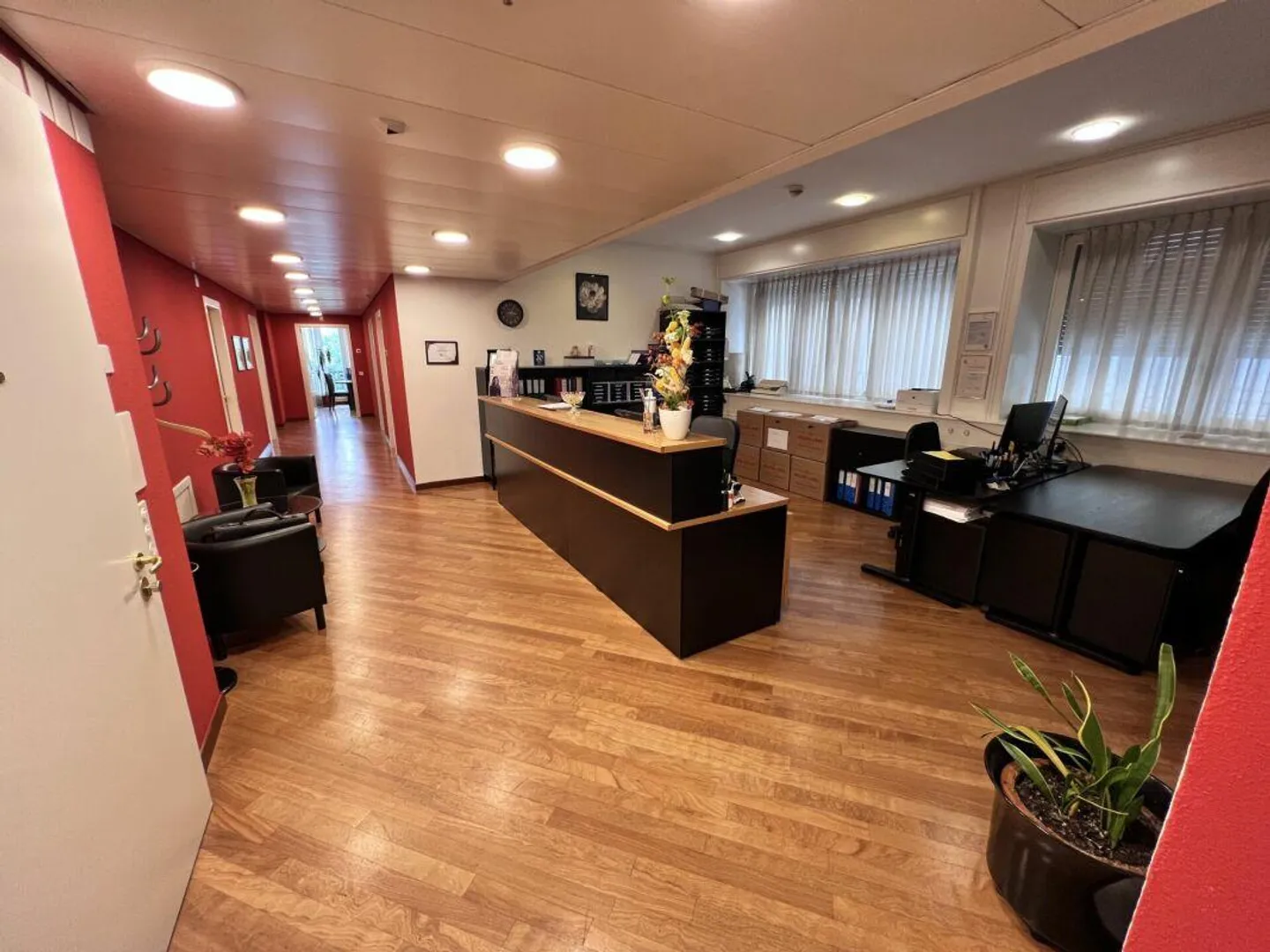 Büro in einem der prestigeträchtigsten und historischsten Gebäude der Stadt - Foto 3 von 4