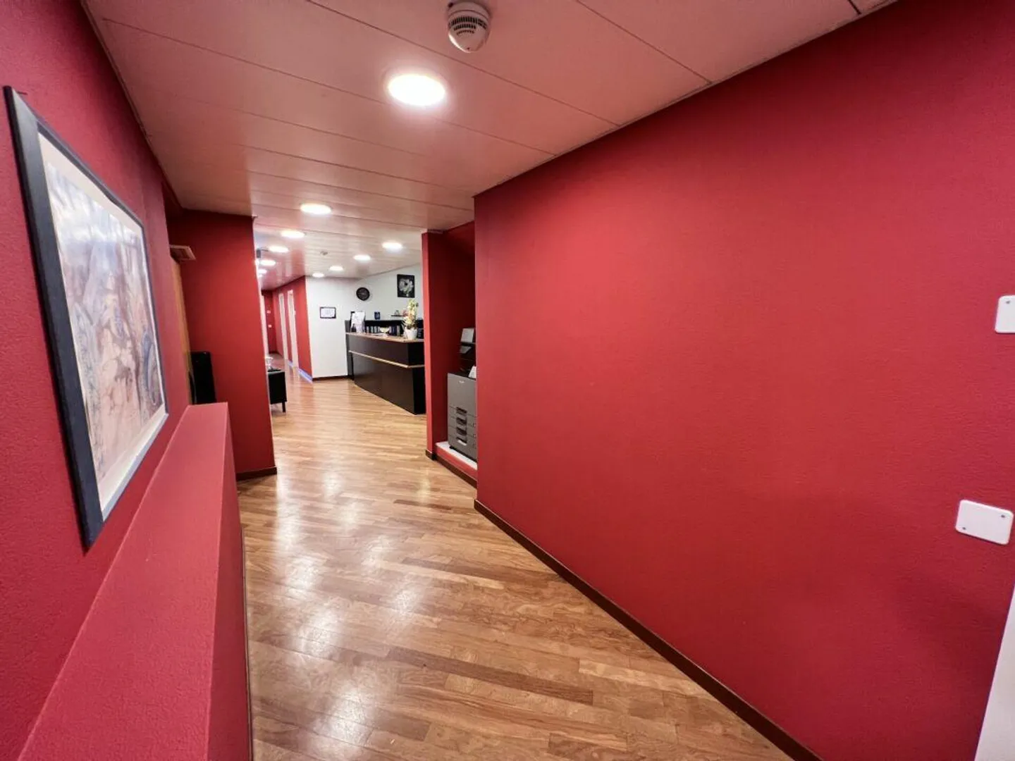 Büro in einem der prestigeträchtigsten und historischsten Gebäude der Stadt - Foto 2 von 4