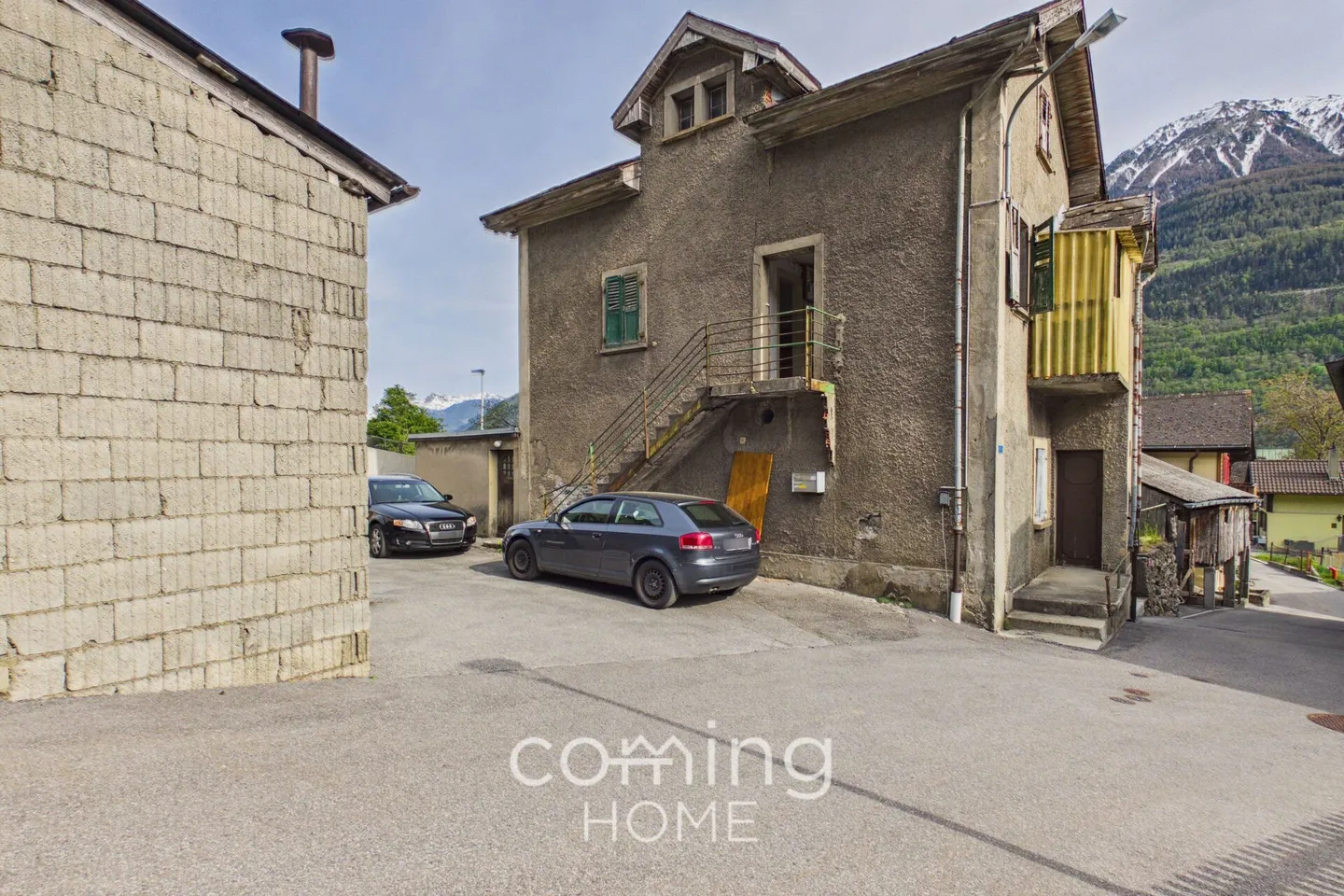 Terreno edificabile con strutture esistenti a Niedergampel - ideale per un nuovo progetto di costruzione - Foto 1 di 11