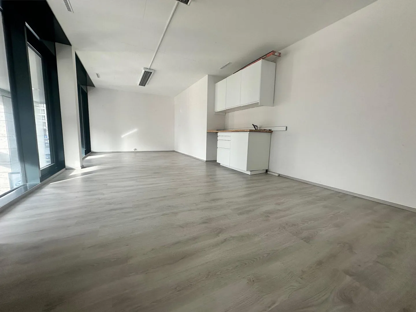 Spazio ufficio moderno vicino alla stazione ferroviaria di Dietikon - Foto 8 di 8