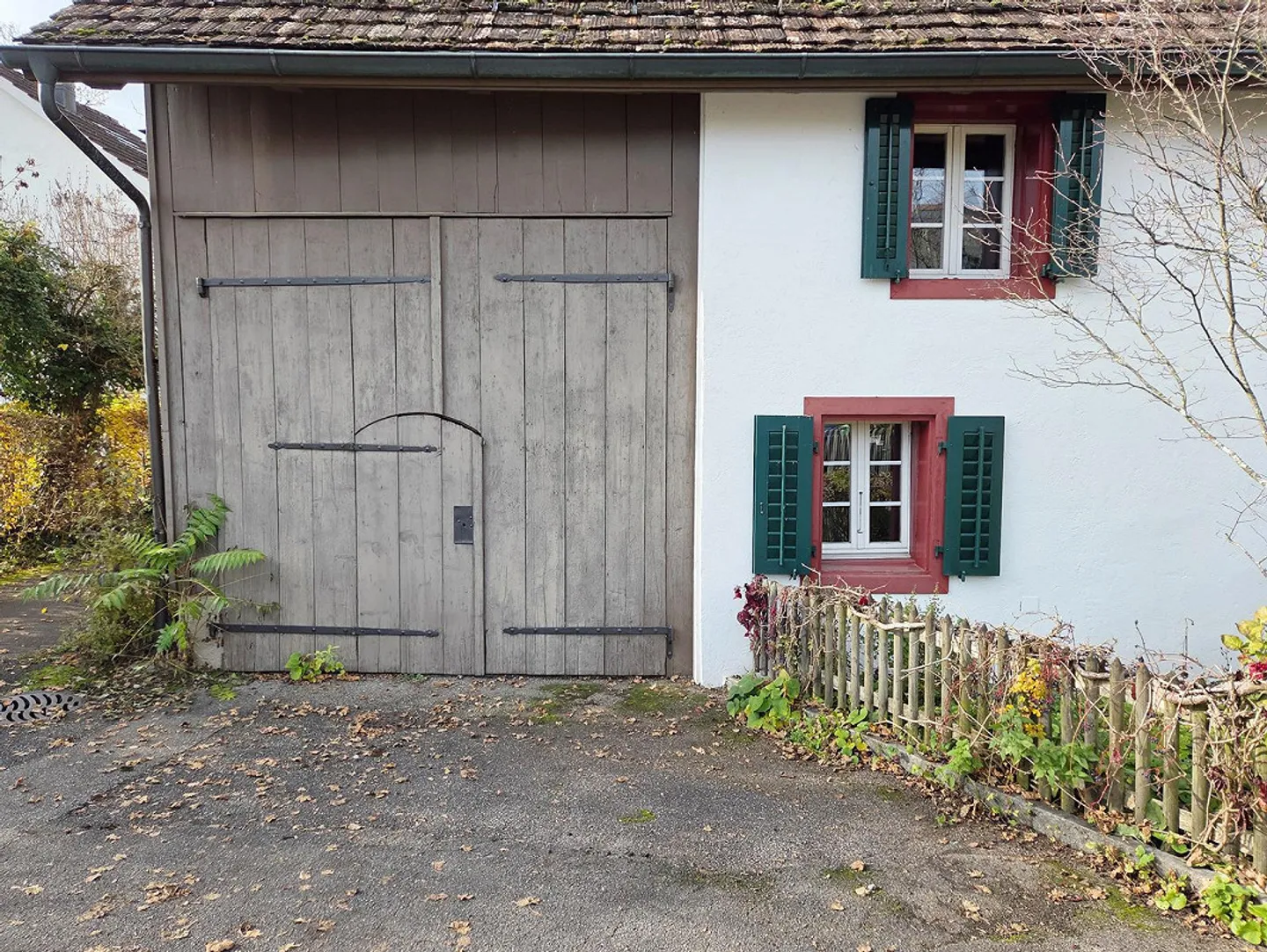 Former 6-Room Farmhouse with Outbuilding (Development Potential) - Photo 3 of 15