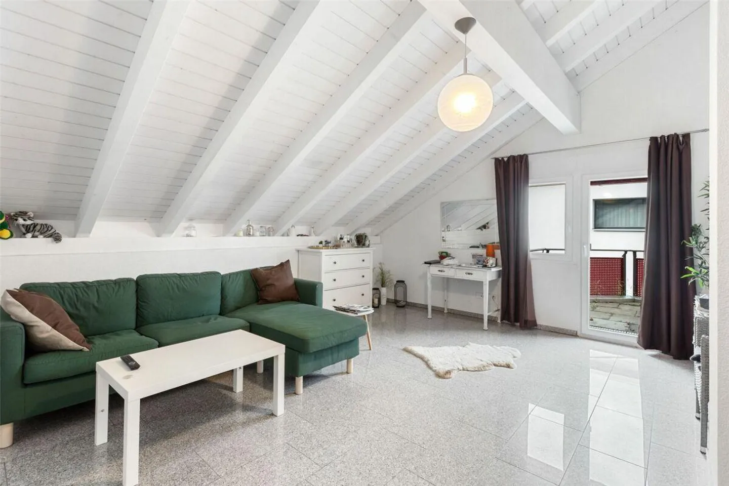 Freistehendes, modernes Einfamilienhaus an zentraler Lage in Näfels GL - Foto 9 von 13