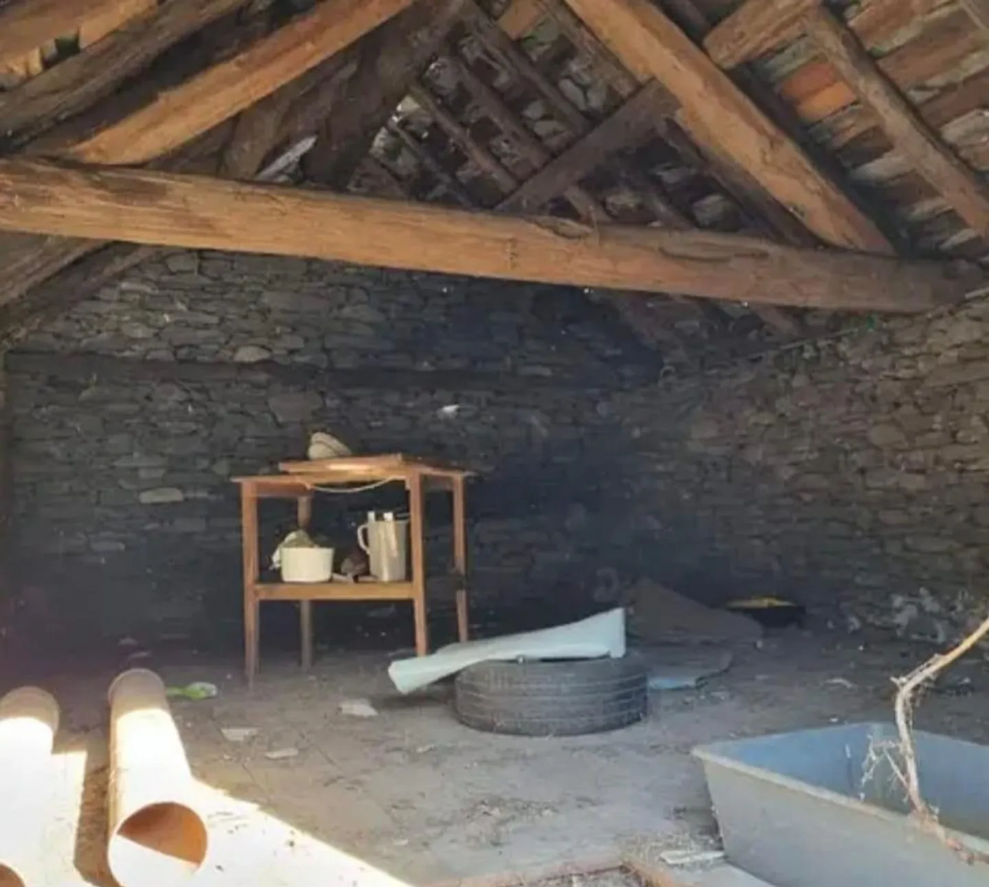 «Rustico nel nucleo di 4 locali da ristrutturare con progetto / 4-Zimmer-Rustico im Dorfkern zum Ausbauen mit Projekt» - Foto 3 di 4