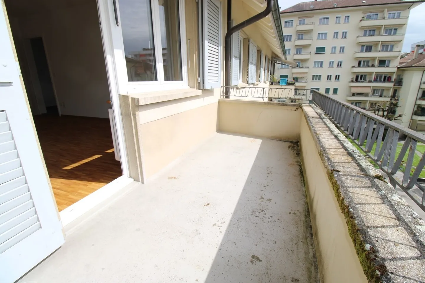 Proche de la gare, rénové avec soin - Photo 7 sur 8