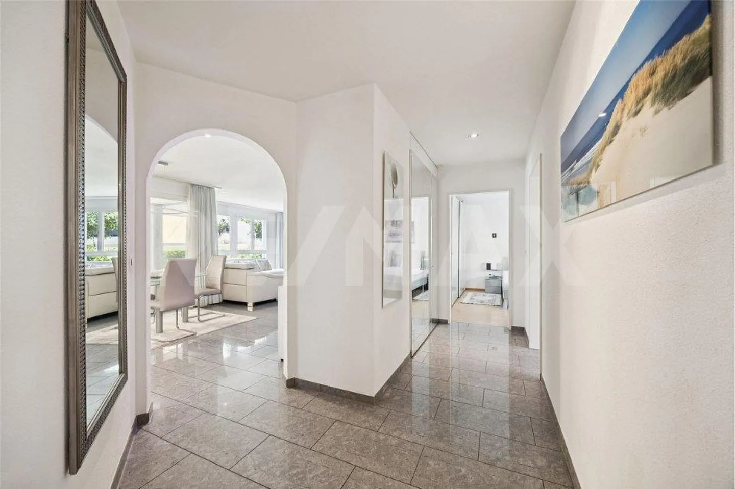 Modern & Central Garden Apartment in Tax-Friendly Binningen - Photo 13 of 13