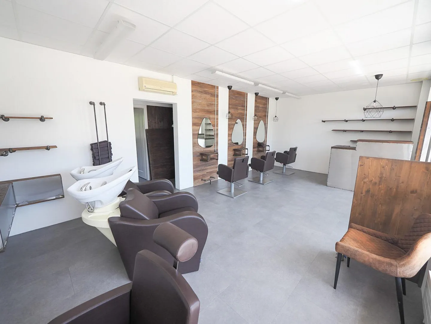 Salon de coiffure élégant à Langenthal - Photo 2 sur 7