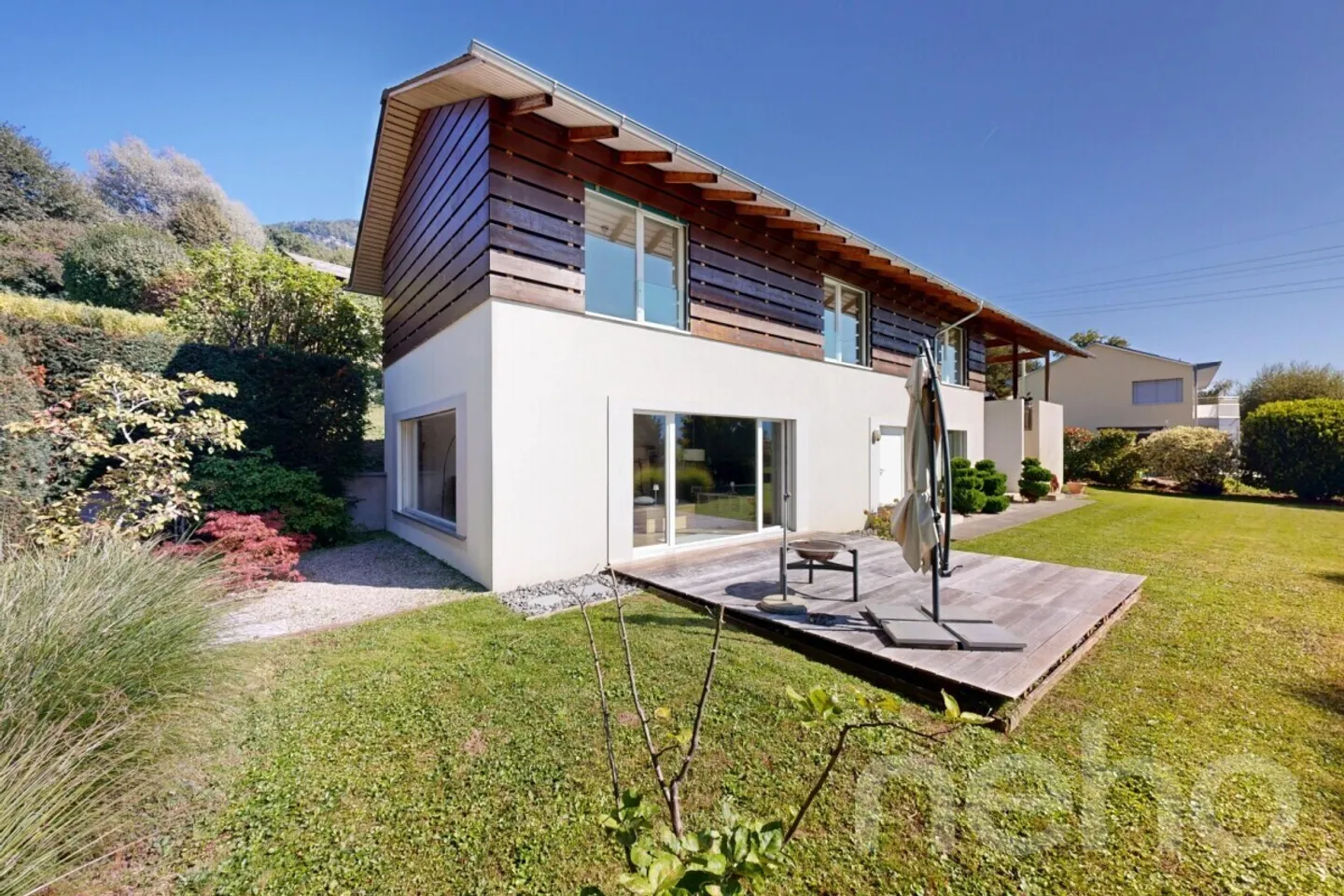 Villa contemporanea nel cuore di un contesto bucolico e senza affacci diretti - Foto 3 di 12