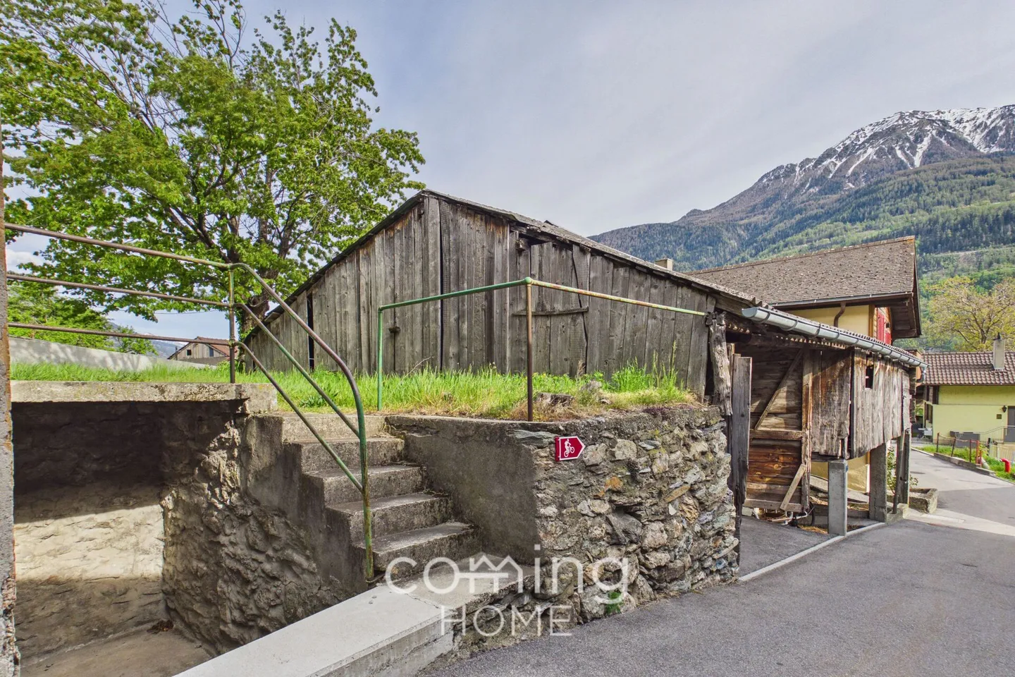 Terreno edificabile con strutture esistenti a Niedergampel - ideale per un nuovo progetto di costruzione - Foto 6 di 11
