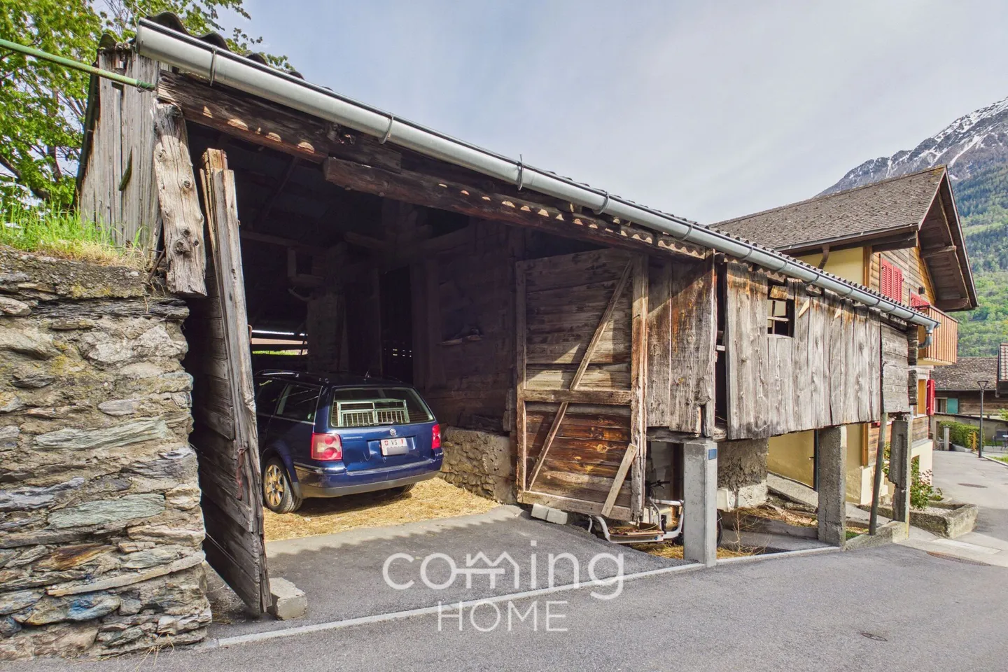 Terreno edificabile con strutture esistenti a Niedergampel - ideale per un nuovo progetto di costruzione - Foto 2 di 11