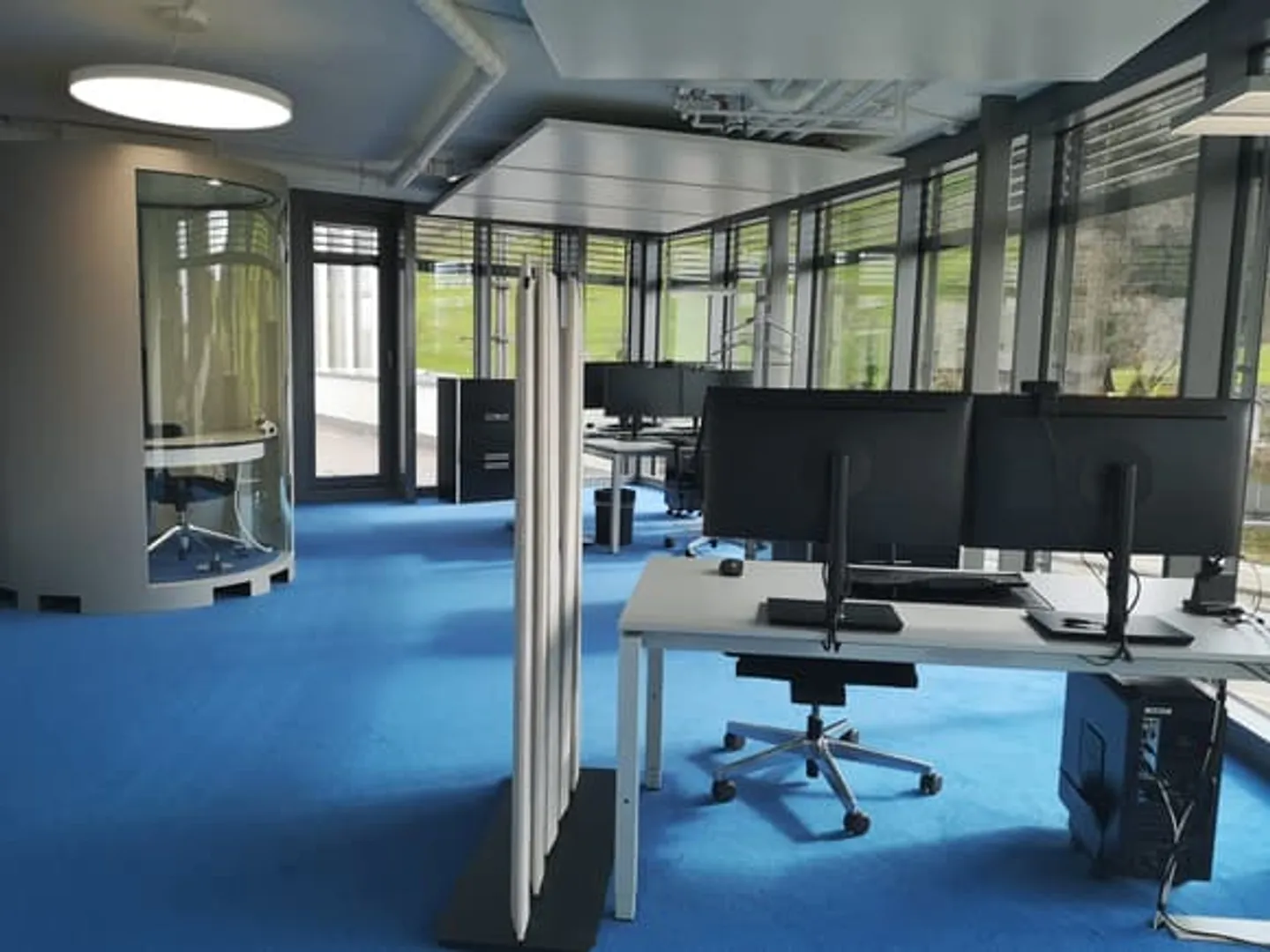 Work at the highest level – 1,090 m² modern commercial space with panorama - Photo 3 of 7