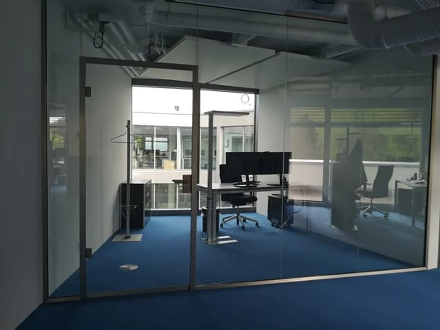 Work at the highest level – 1,090 m² modern commercial space with panorama - Photo 4 of 7