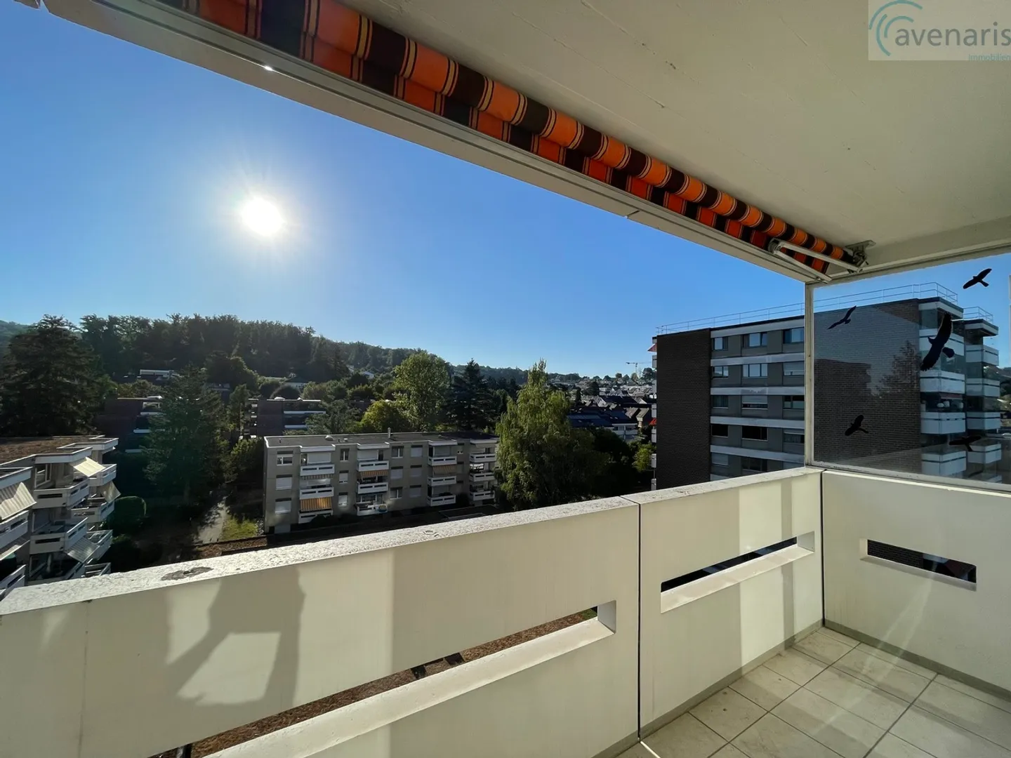 Well-maintained apartment with breathtaking views and high living comfort - Photo 4 of 12