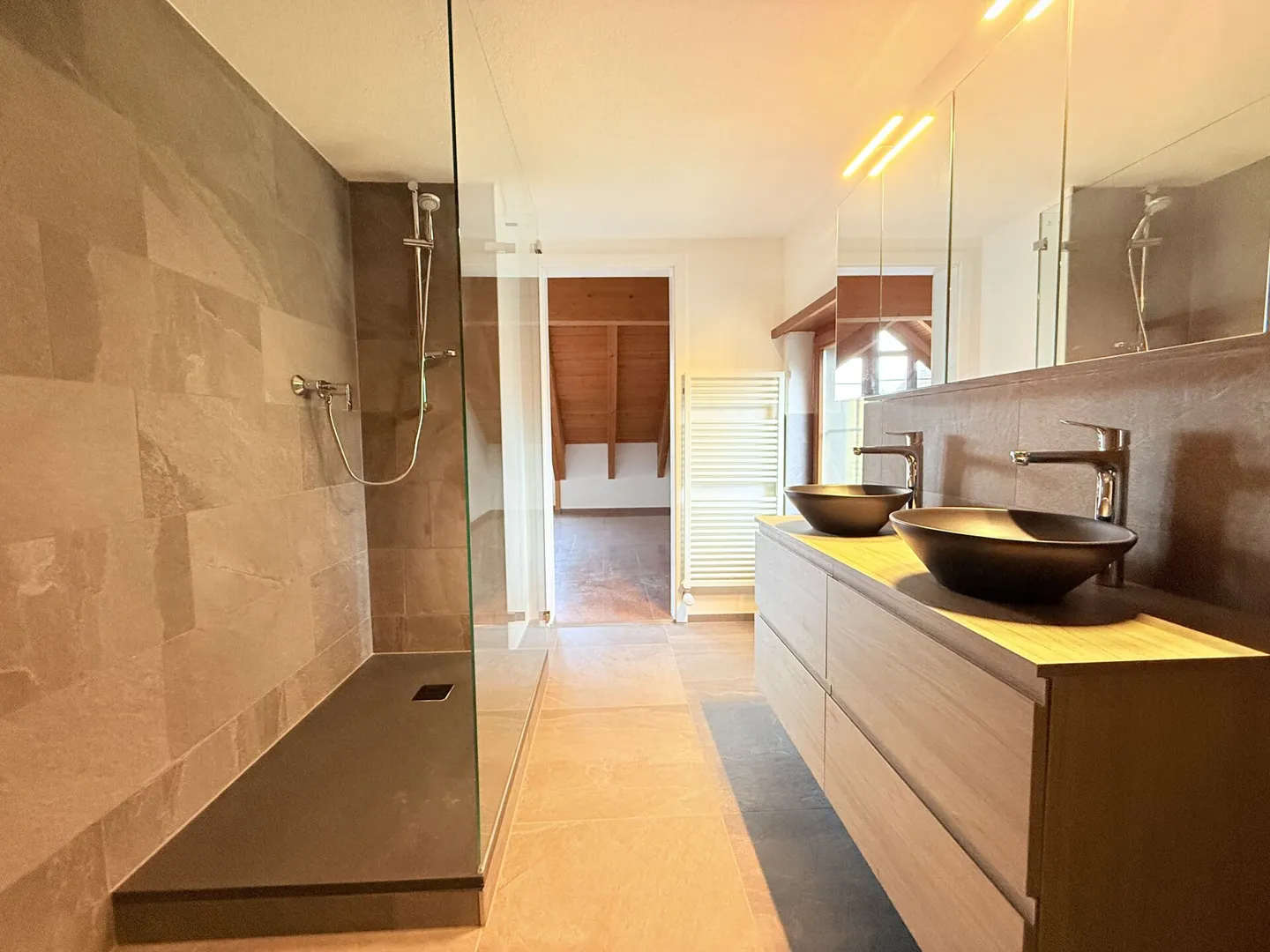 Charmante Renovierte Wohnung - Foto 2 von 8