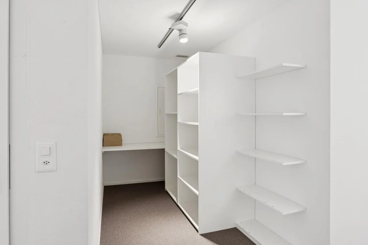 Attraente sede d'ufficio - Trasferisciti e 1 mese di affitto gratuito - Foto 7 di 9