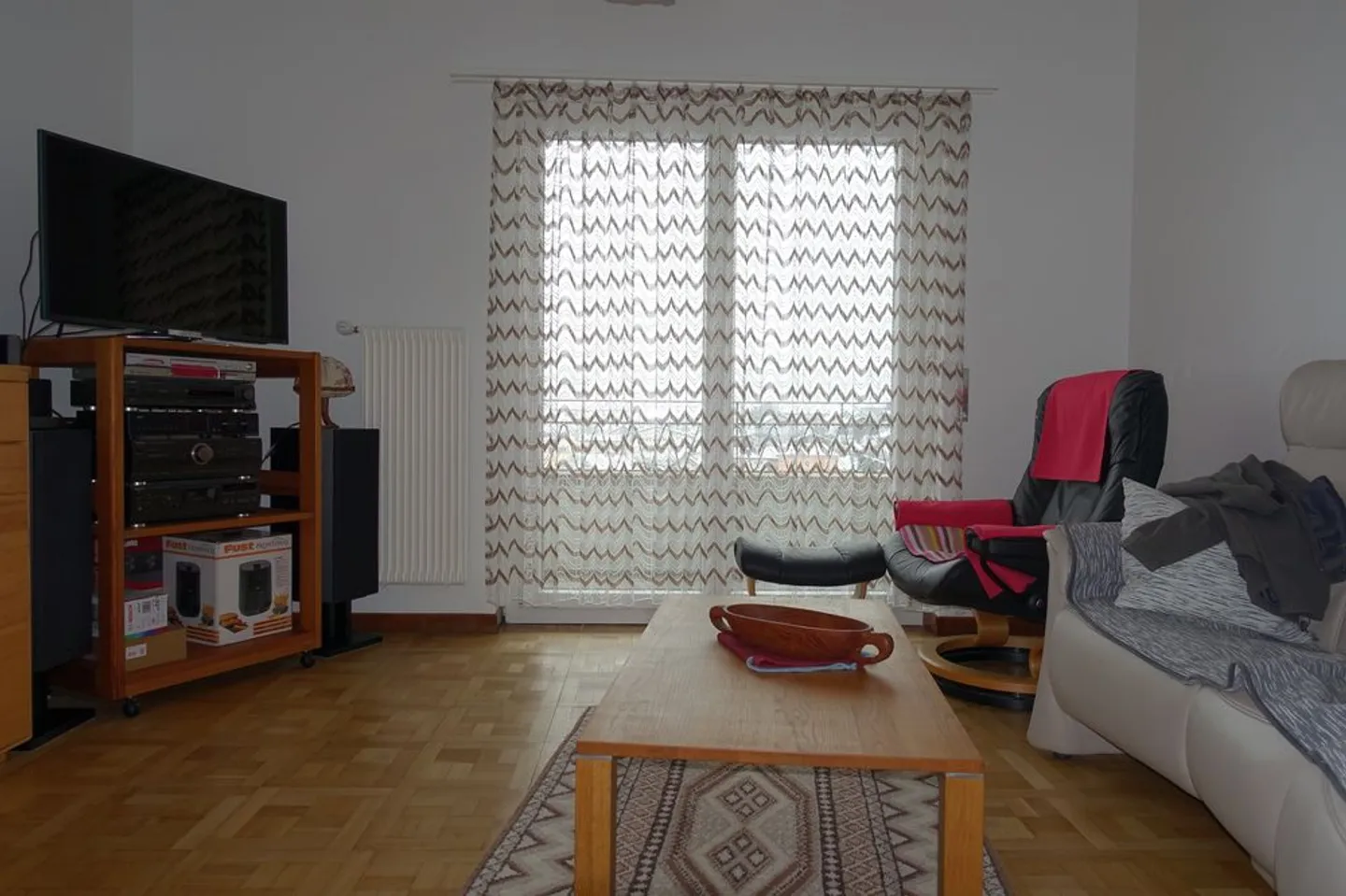 Tramelan - Schönes 4 1/2-Zimmer-Apartment im 2. Stock - Foto 4 von 10