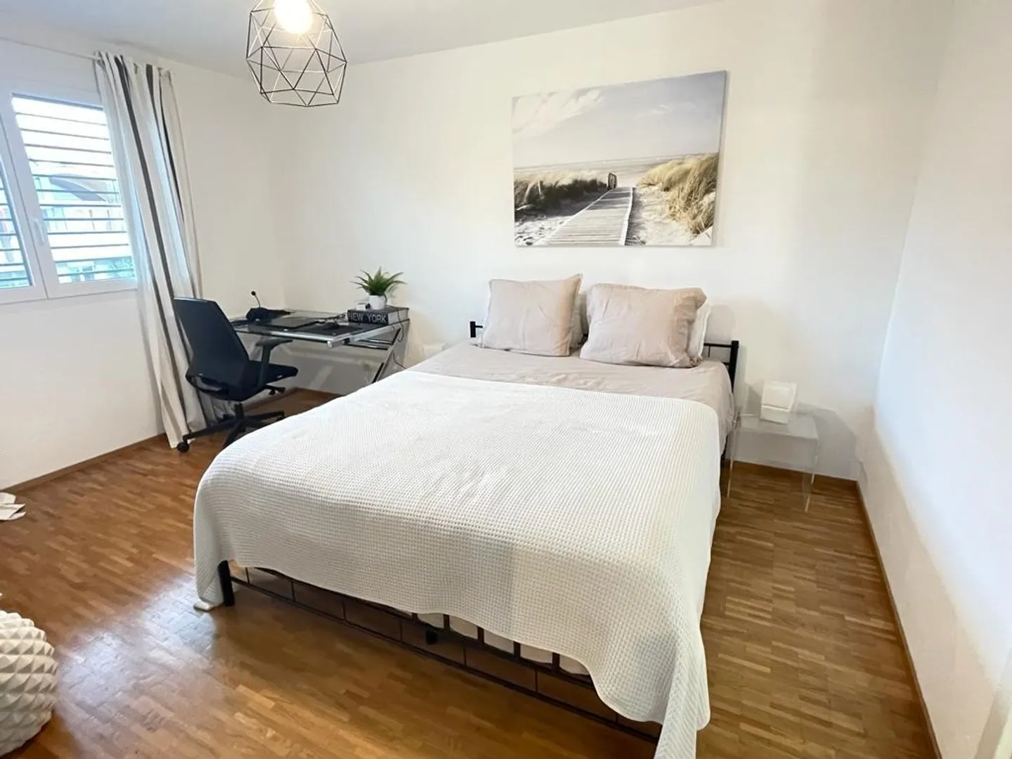4.5 Room Apartment with Pool in the Heart of Gland - Photo 4 of 10