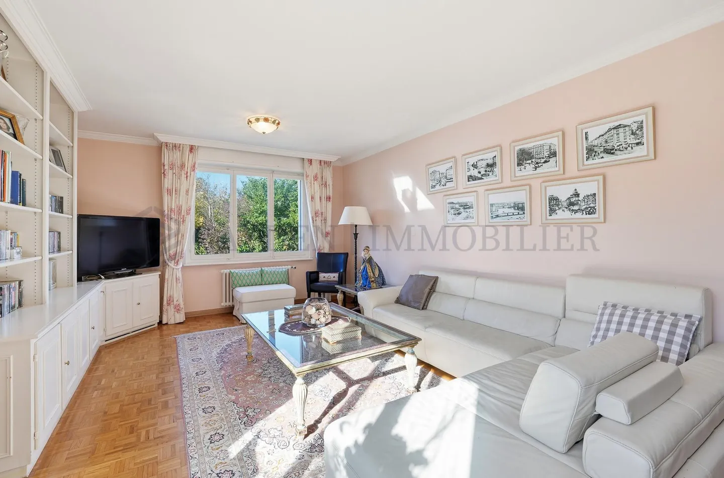 Individual villa with 6 bedrooms in a residential area - Photo 7 of 12