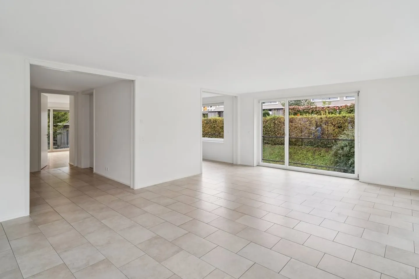 Gediegene 3.5-Zimmerwohnung mit dazugehörendem Hobbyraum - Foto 3 von 11