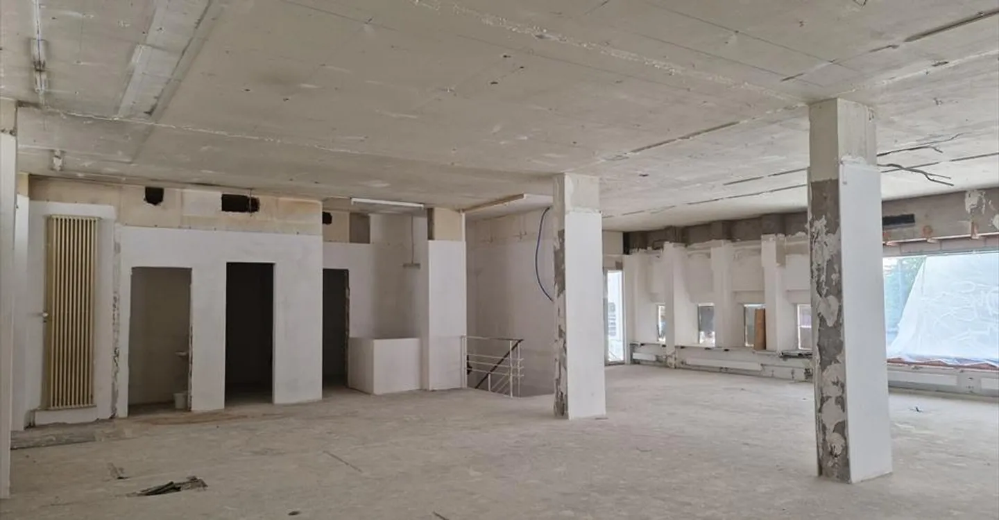 Mischgenutztes Gebäude mieten - Foto 3 von 7