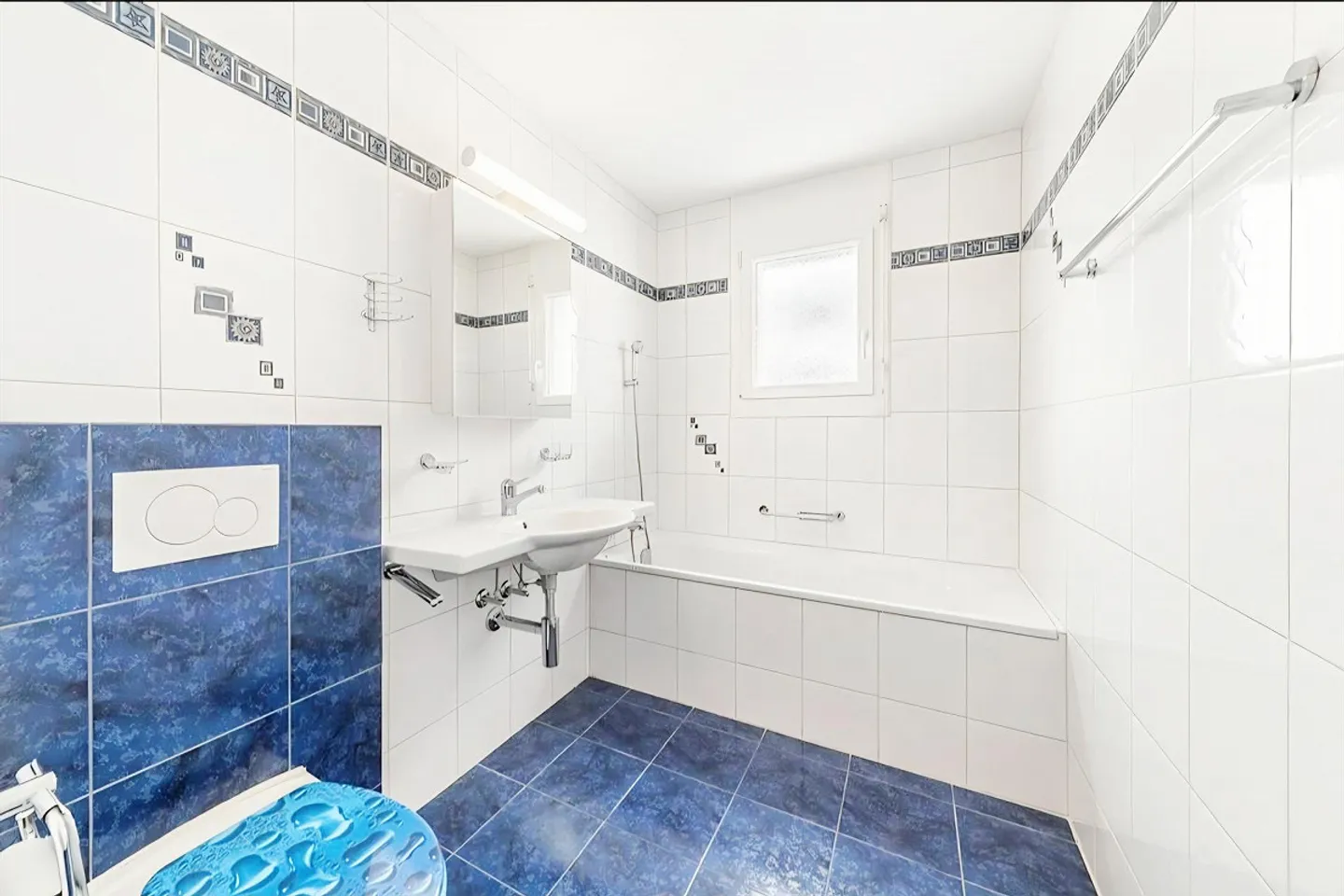 Appartement lumineux de 4,5 pièces à l'emplacement idéal à Hinwil - Photo 11 sur 14