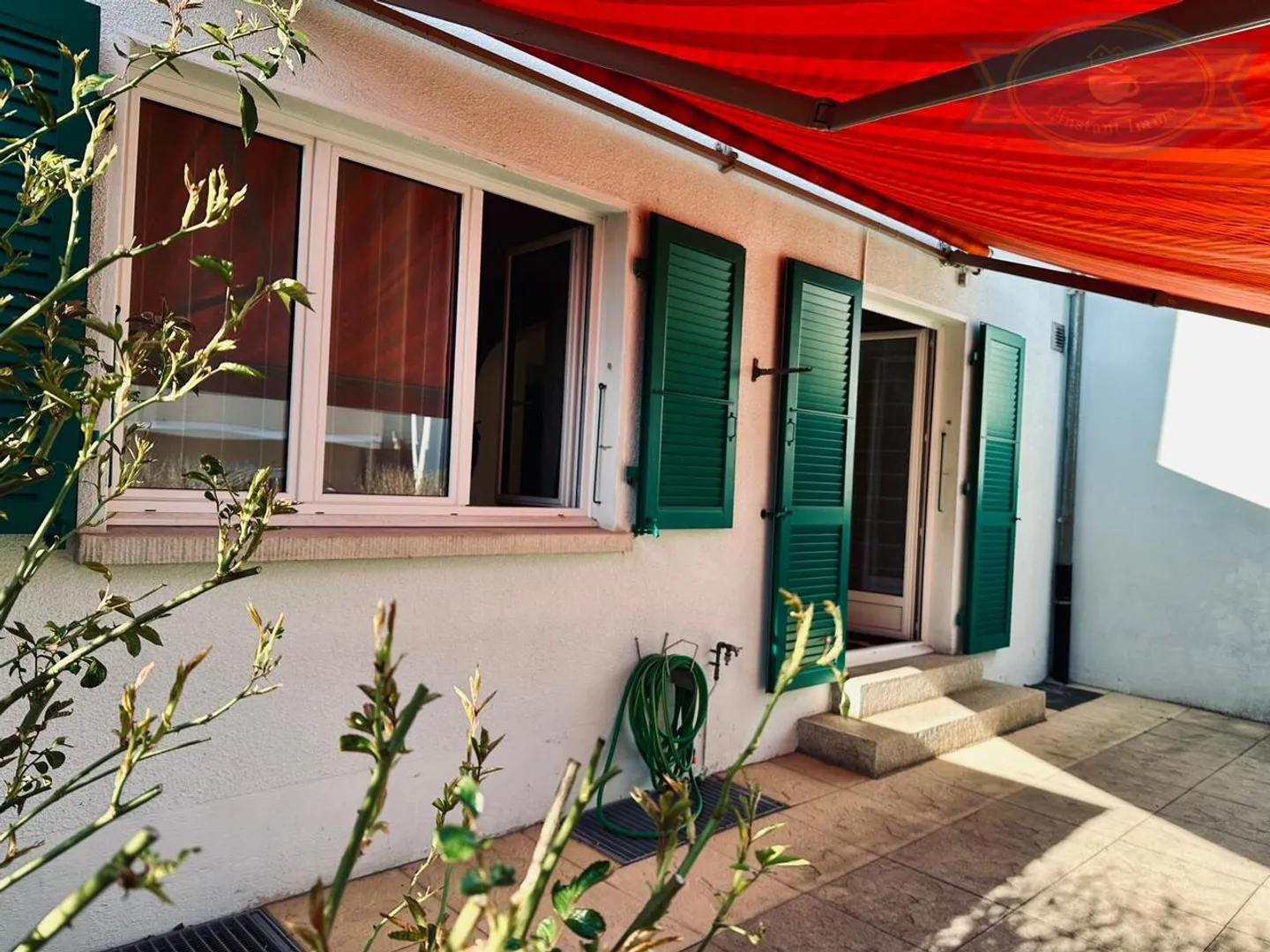 Charming Townhouse - Photo 5 of 6