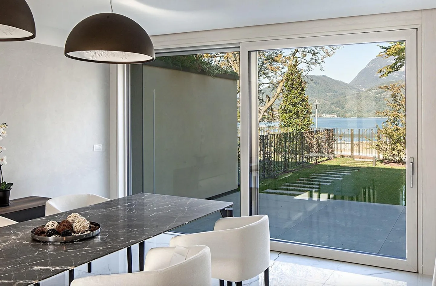 NUOVA CASA CON 6.5 STANZE AL LAGO - Foto 4 di 10