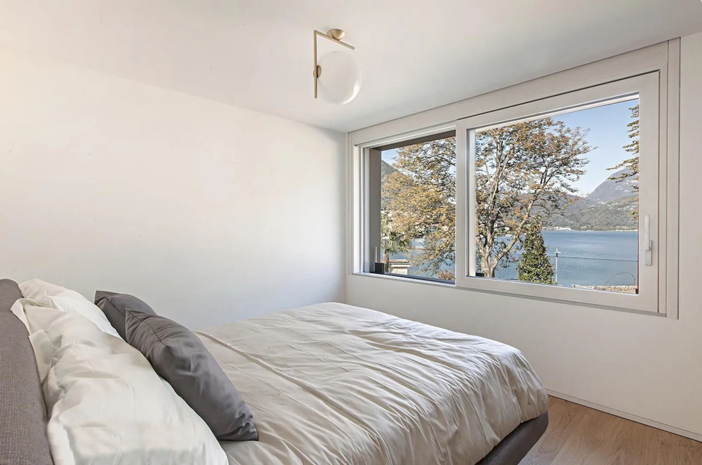 NUOVA CASA CON 6.5 STANZE AL LAGO - Foto 6 di 10