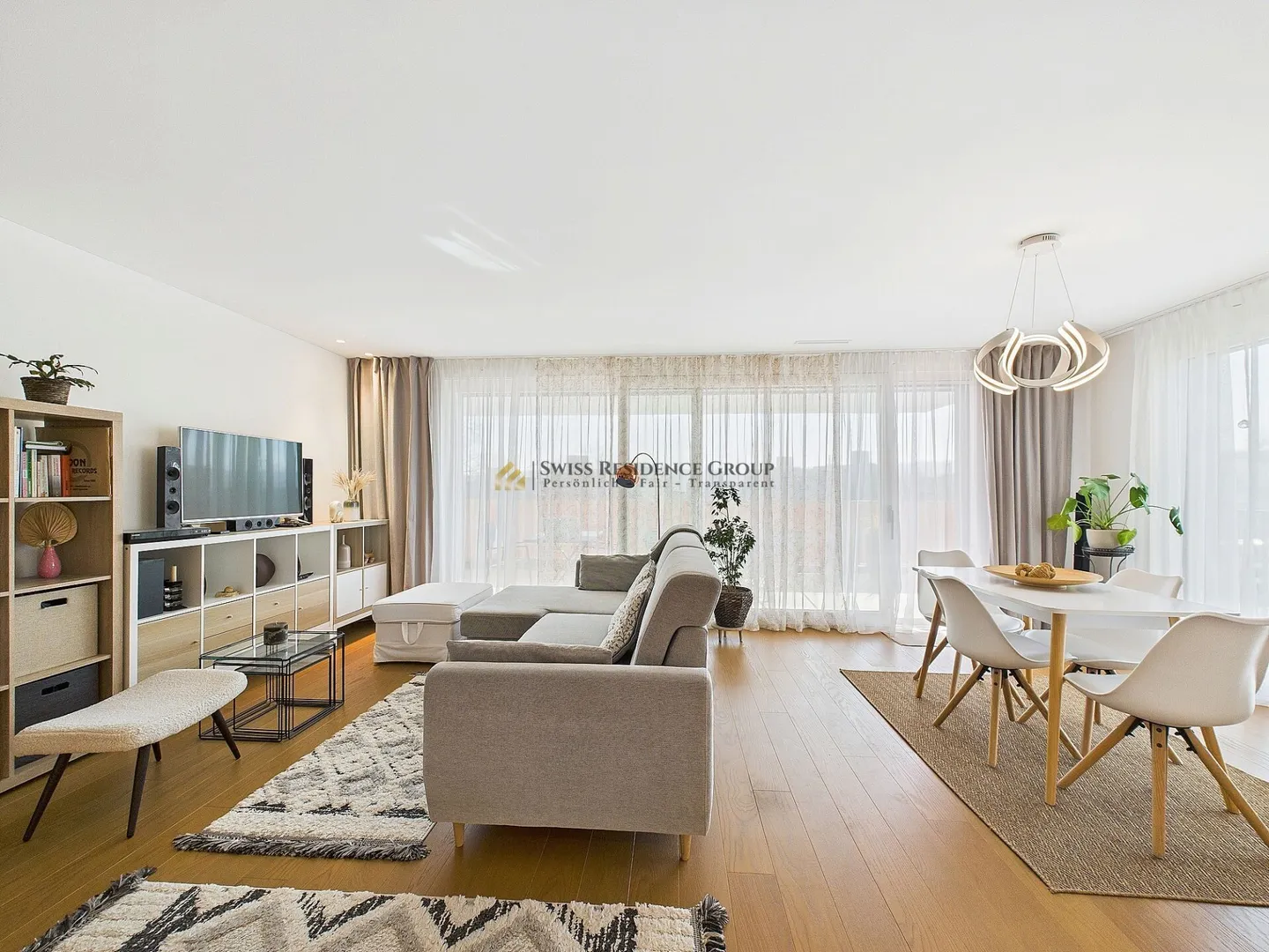 Le luxe rencontre le moderne - Photo 1 sur 17