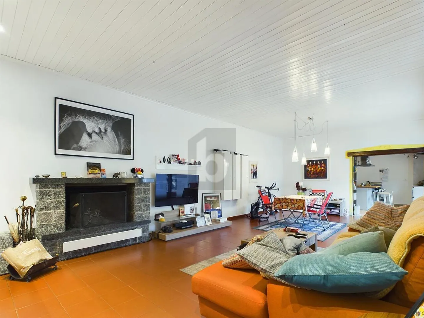 SPACIOUS AND COMFORTABLE - Photo 5 of 6