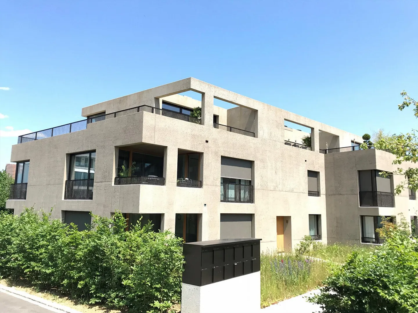 Einstellhallenplatz zu vermieten! - Foto 1 von 4