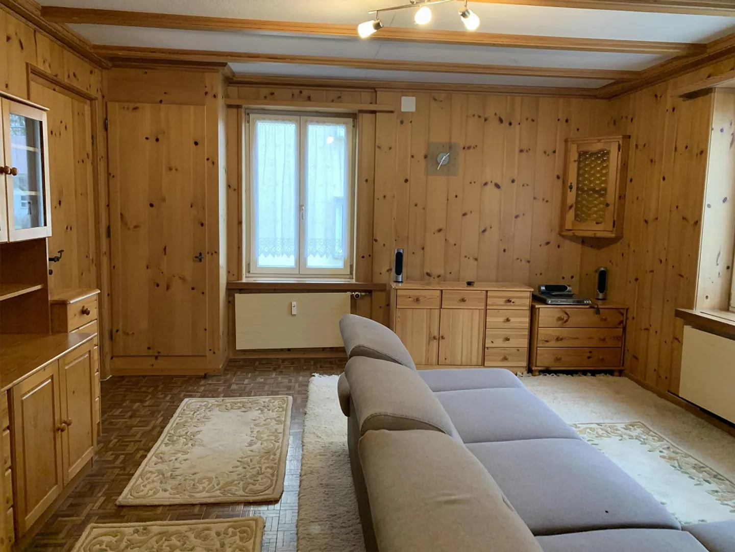 Central Living - Photo 4 of 6