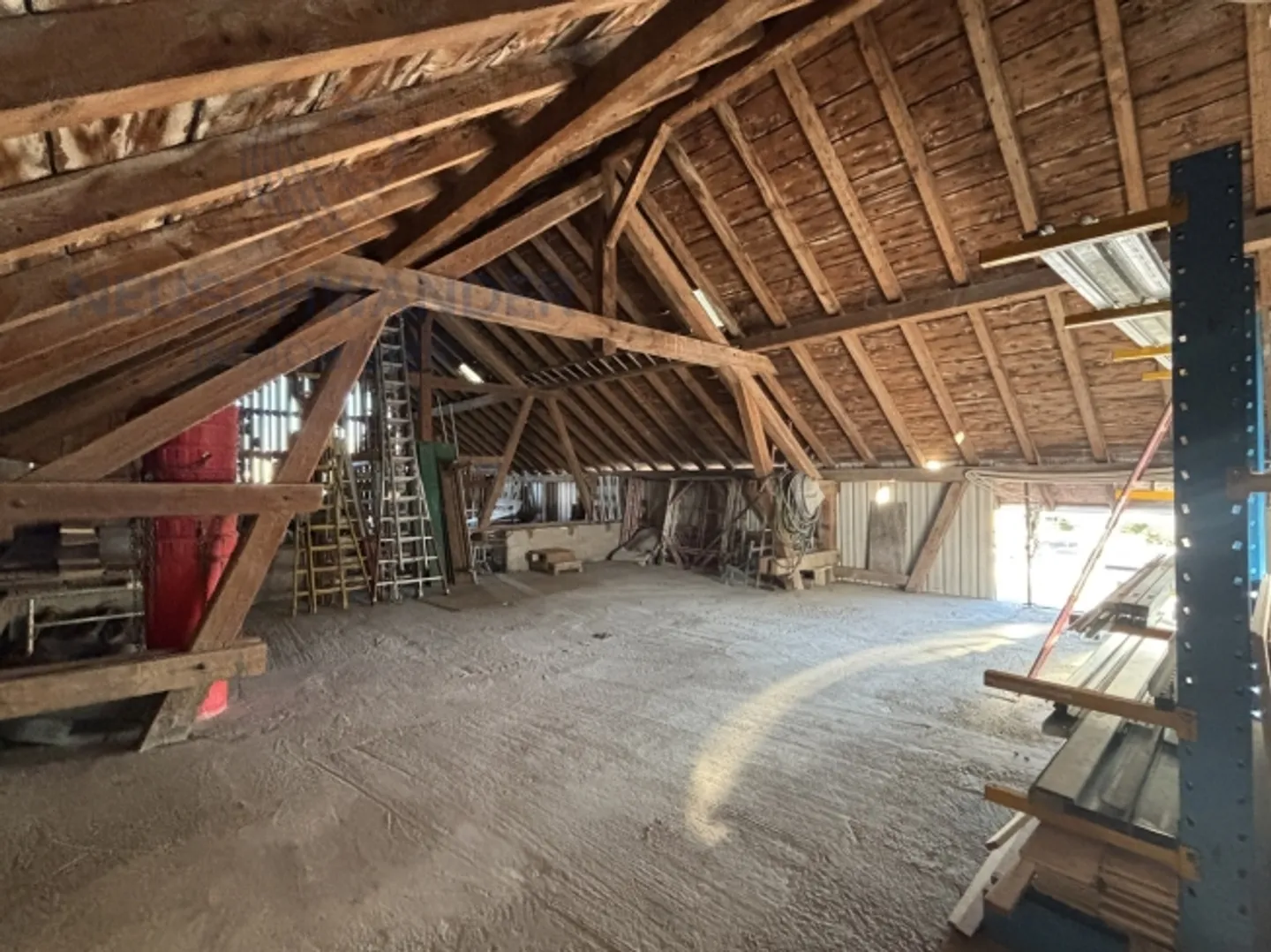Craft project or housing in mixed zone on 655 m2 in city center. - Photo 8 of 10