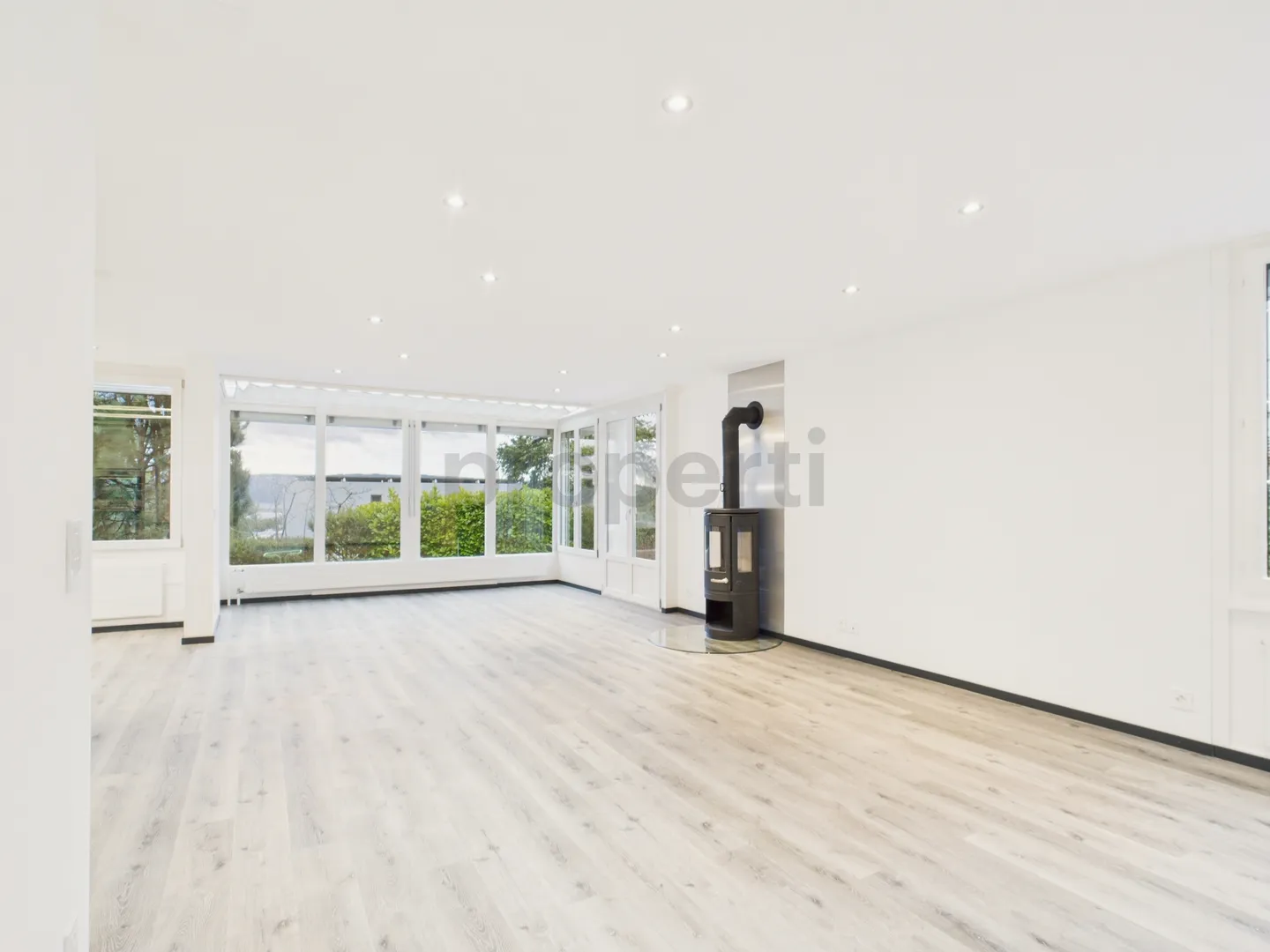 Einfamilienhaus mieten - Foto 2 von 12