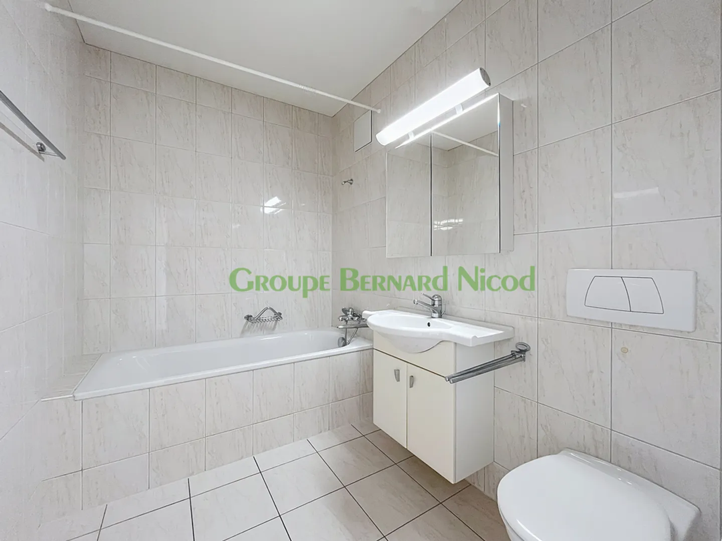 3.5 Room Apartment - Photo 8 of 12