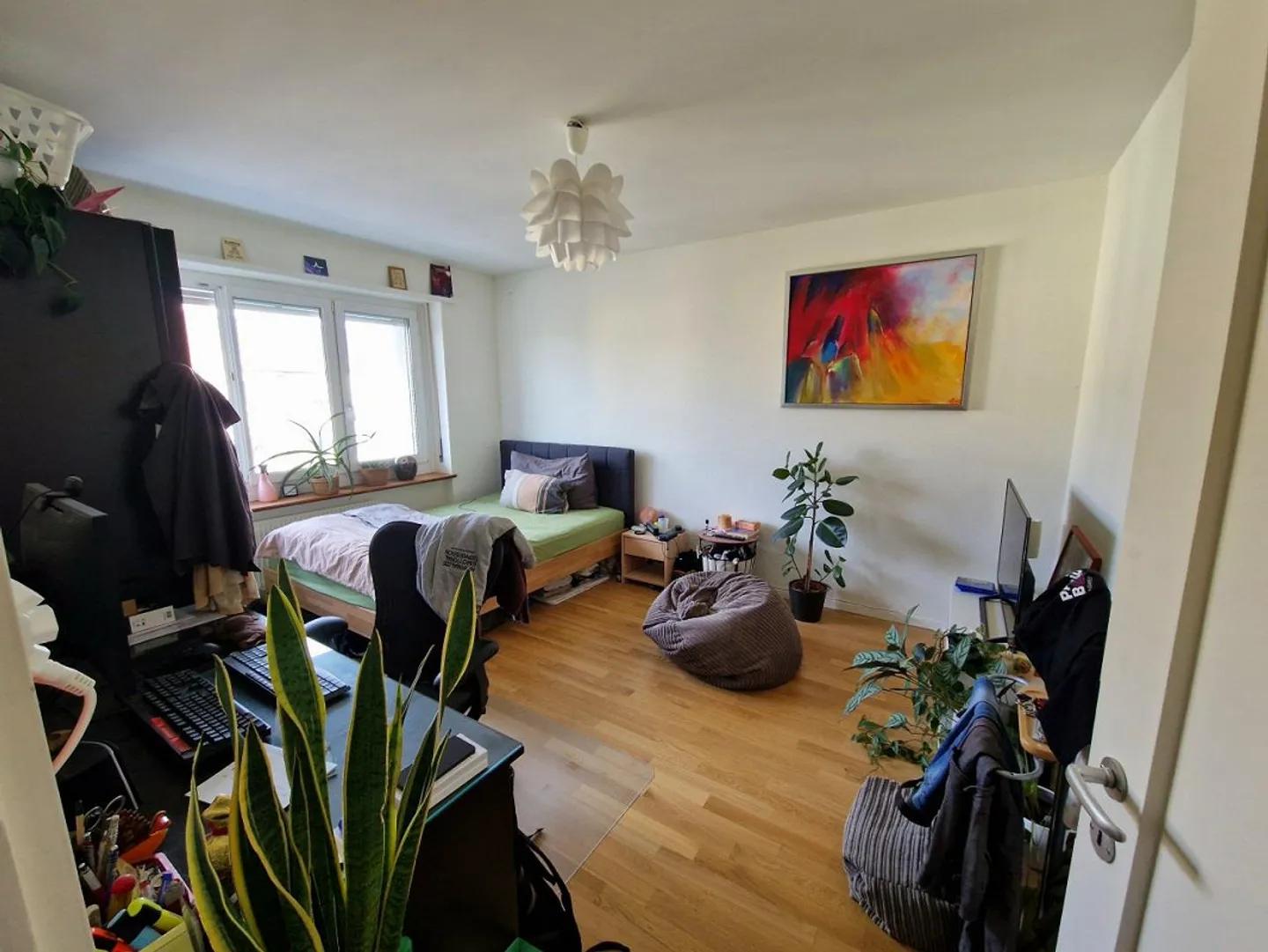 Furnished shared room for weekly residents - Photo 1 of 3