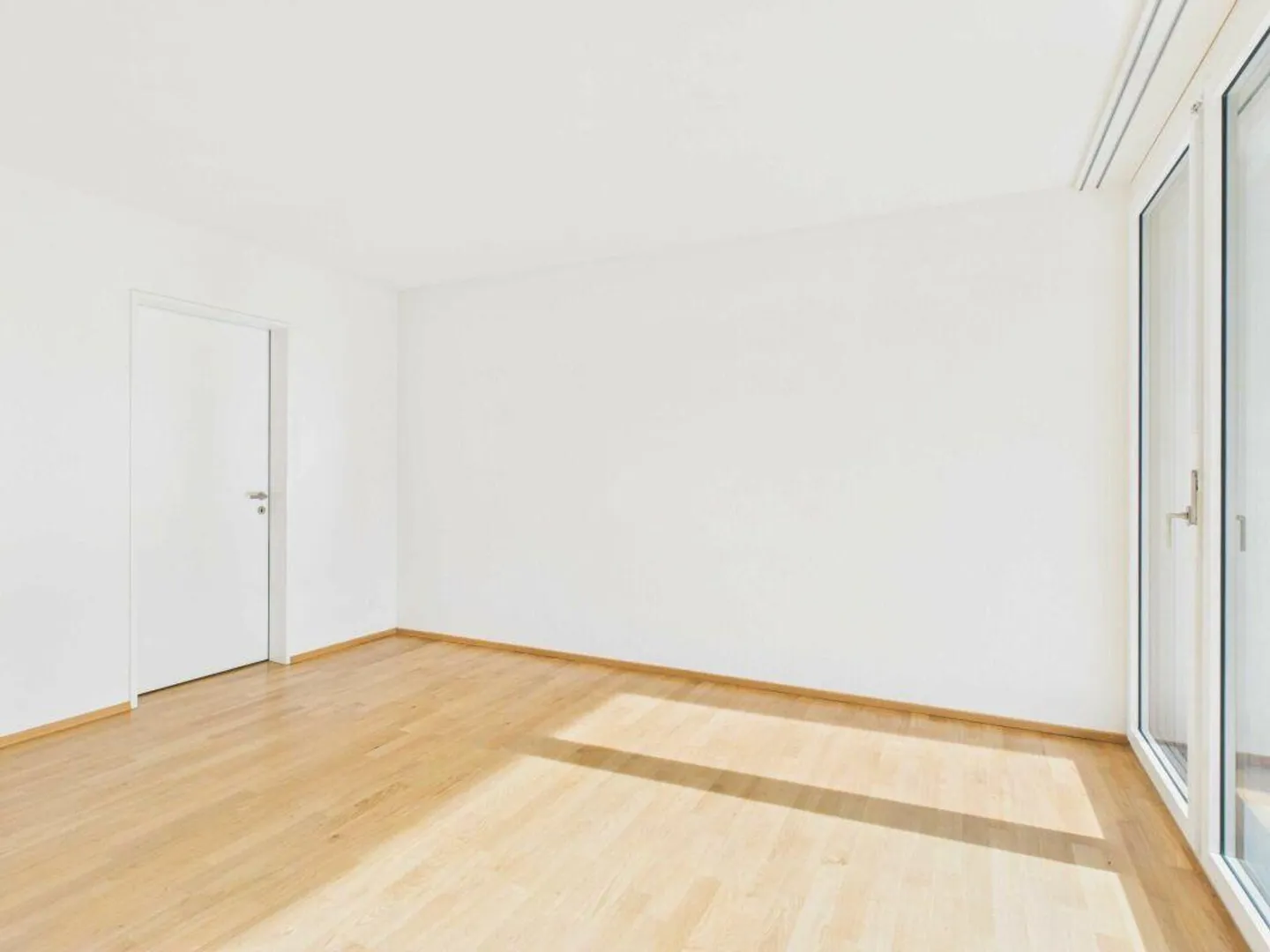 Accès direct à la verdure - Appartement moderne de 3,5 pièces en rez-de-chaussée - Photo 5 sur 16